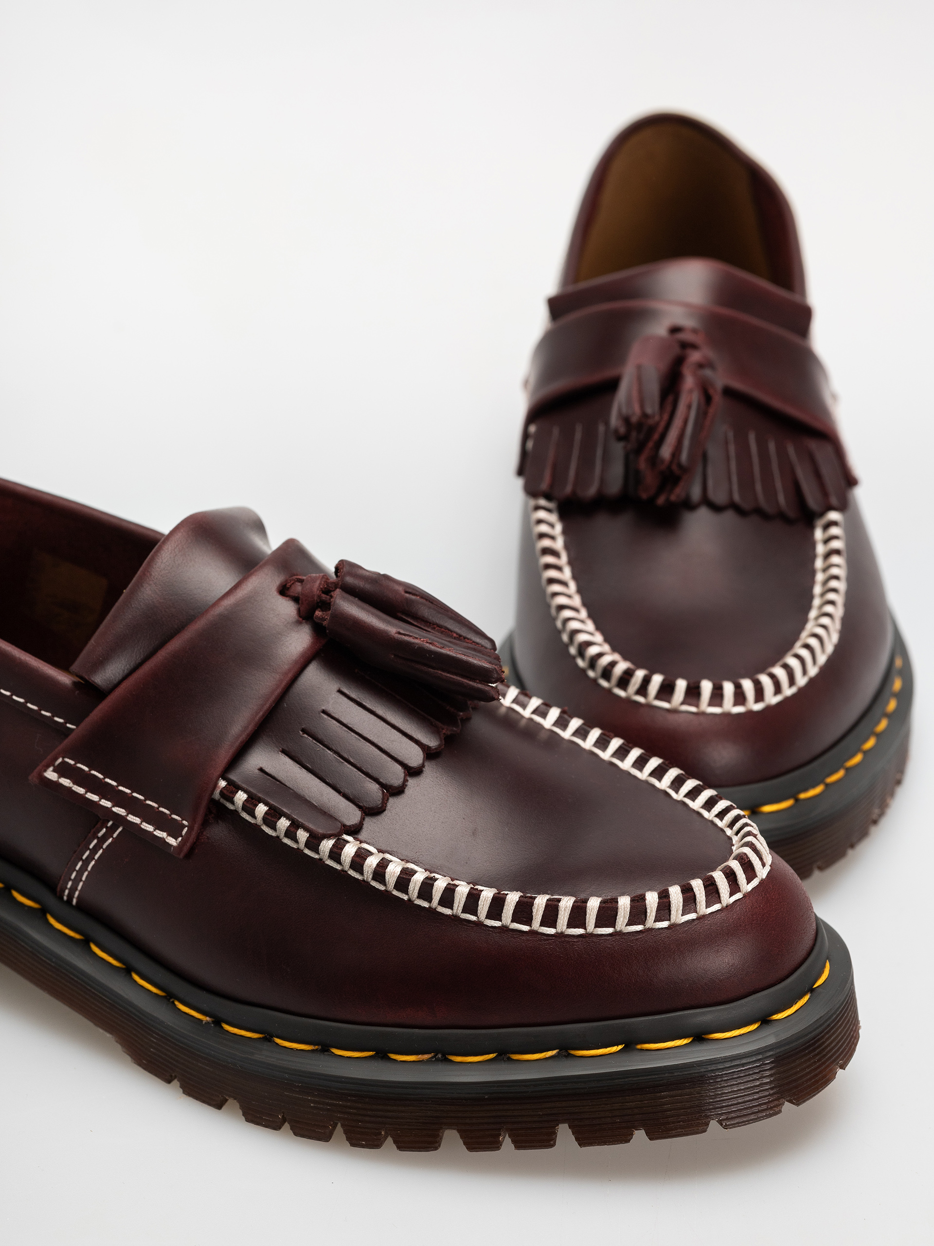 Cipők Dr. Martens Adrian Ben Tassel Loafer (cherry red orleans)