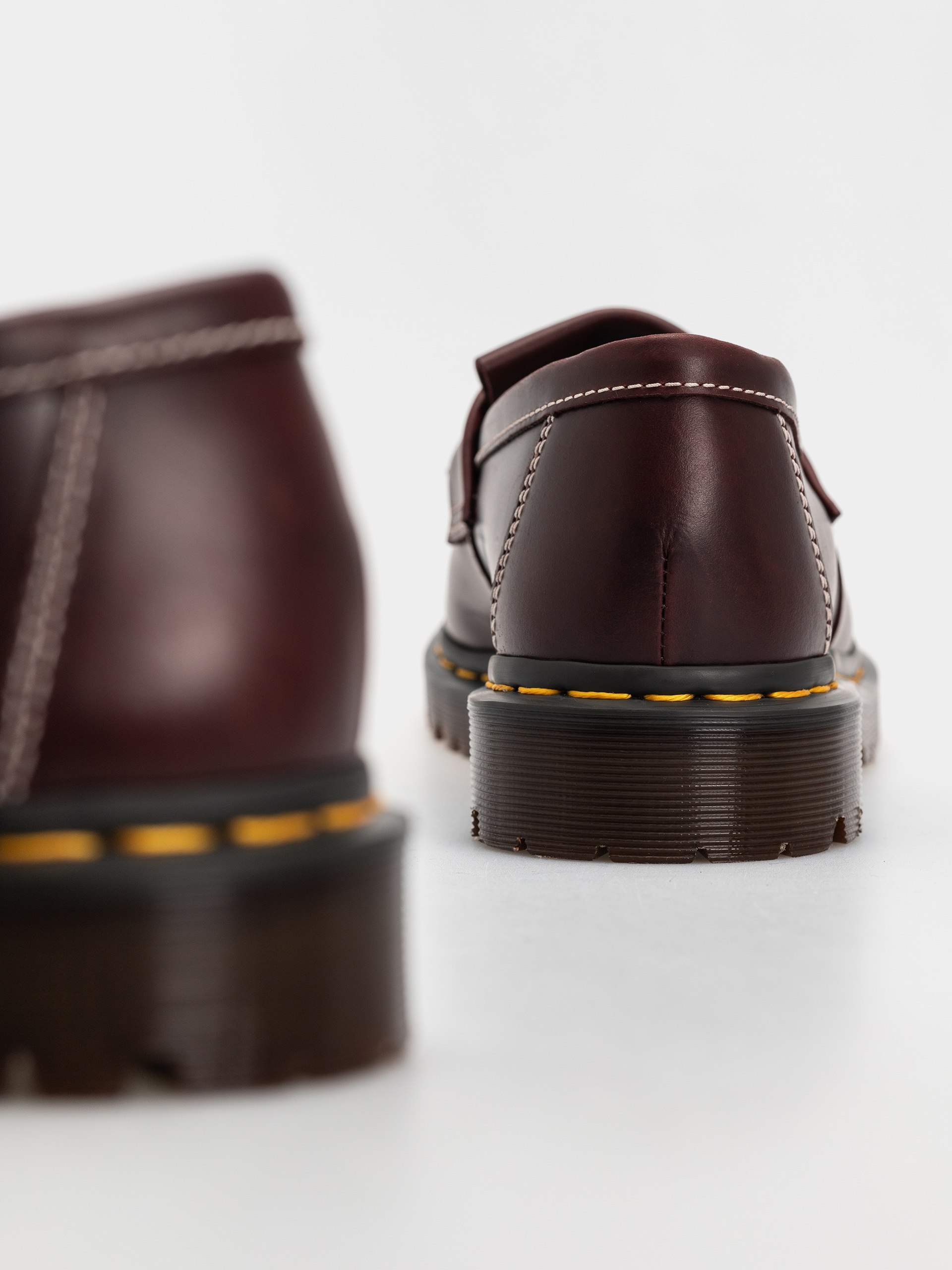 Cipők Dr. Martens Adrian Ben Tassel Loafer (cherry red orleans)
