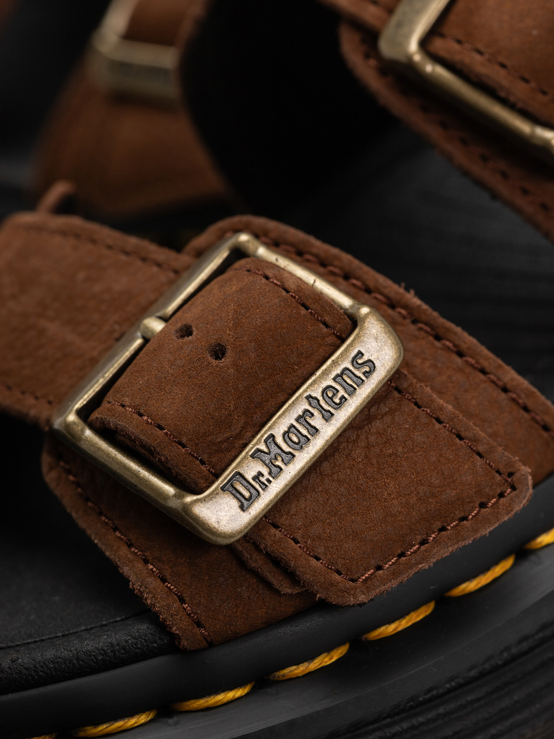 Szandálok Dr. Martens ZebZag Wmn (sepia brown tumbled nubuck)