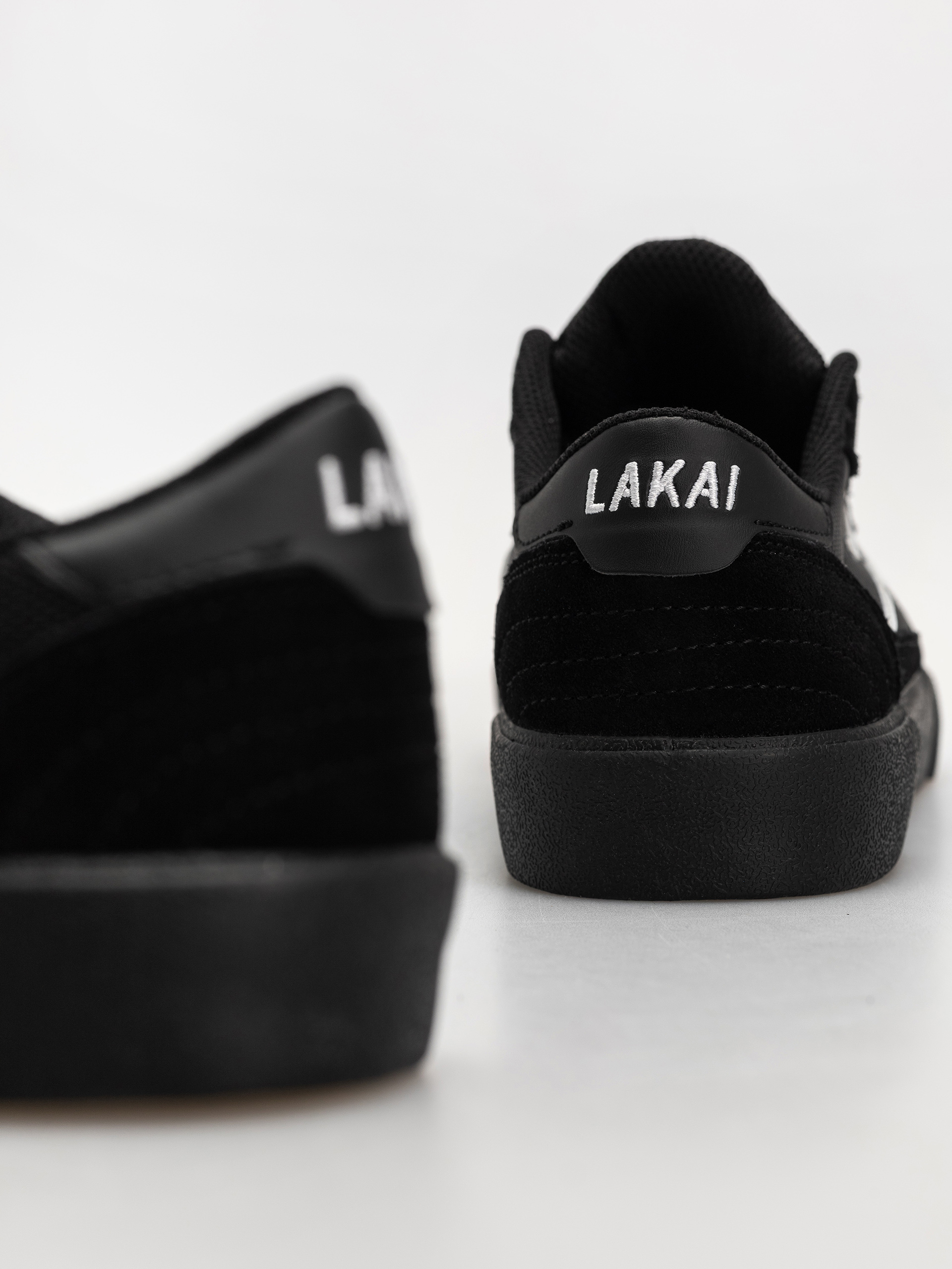 Cipők Lakai Cambridge (black suede)