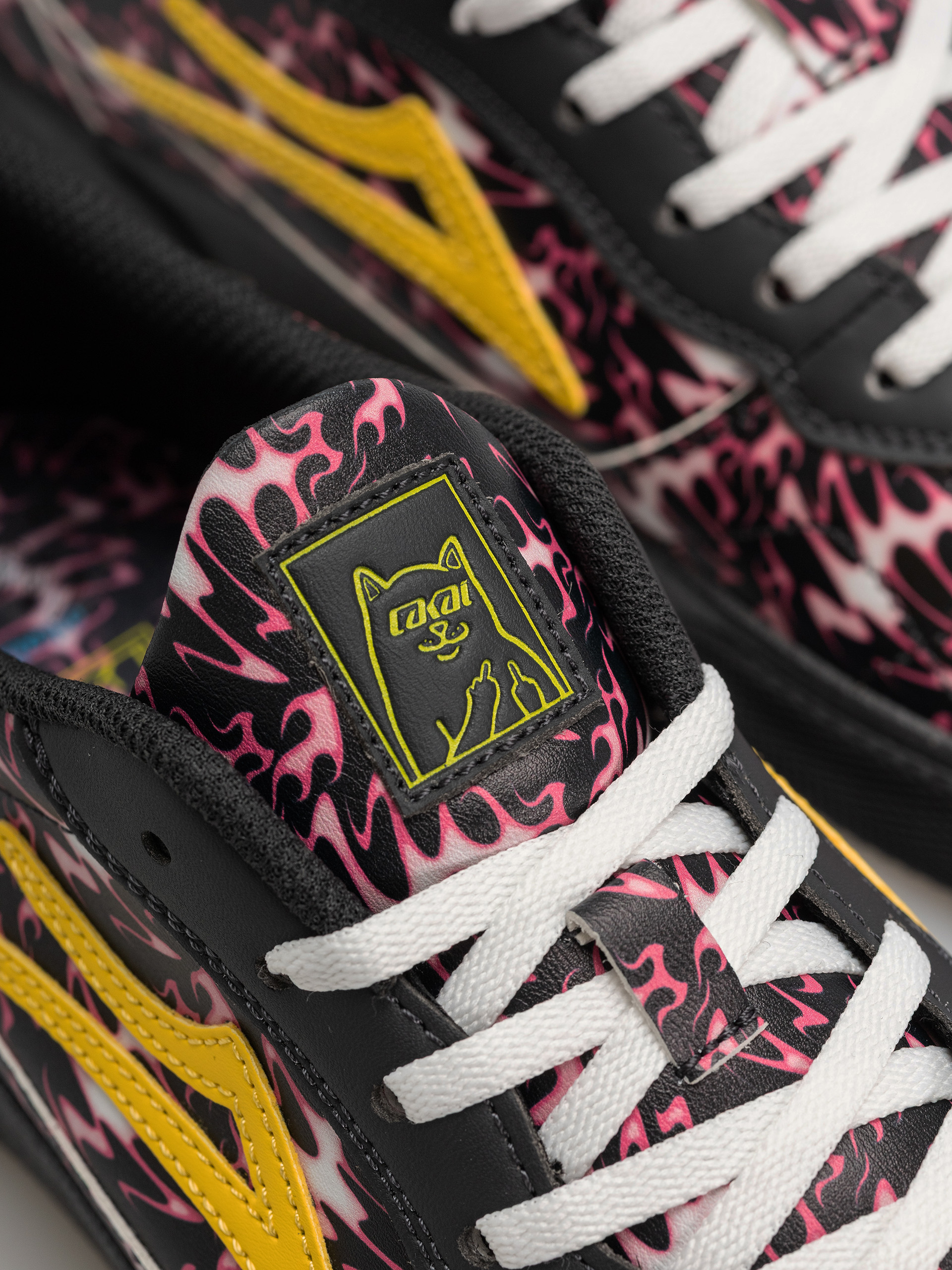 Cipők Lakai Cambridge Lakai X Rip'N'Dip (pink flame)
