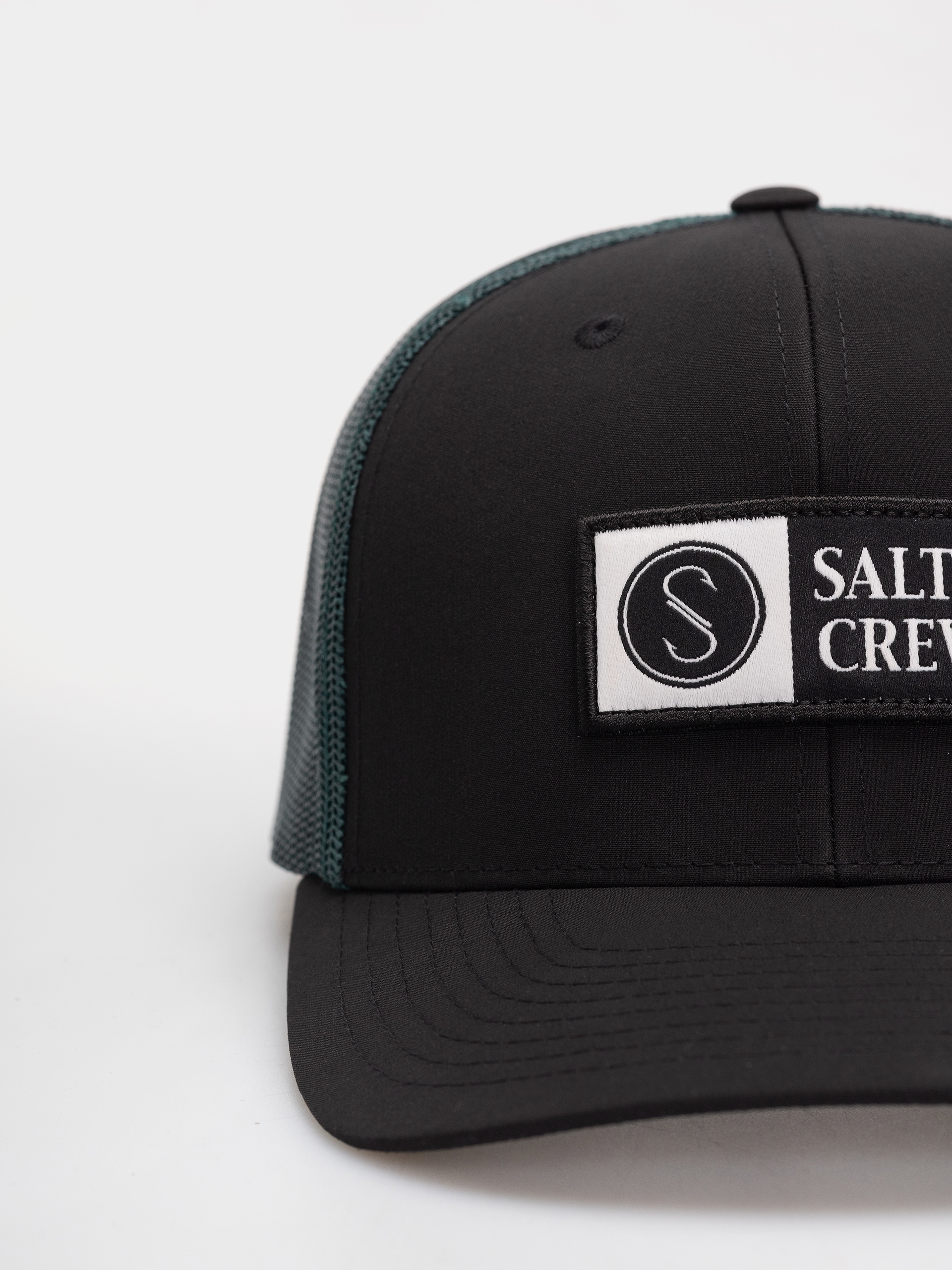 Baseball sapka Salty Crew Pinnacle 2 Retro Trucker (black/hydro)