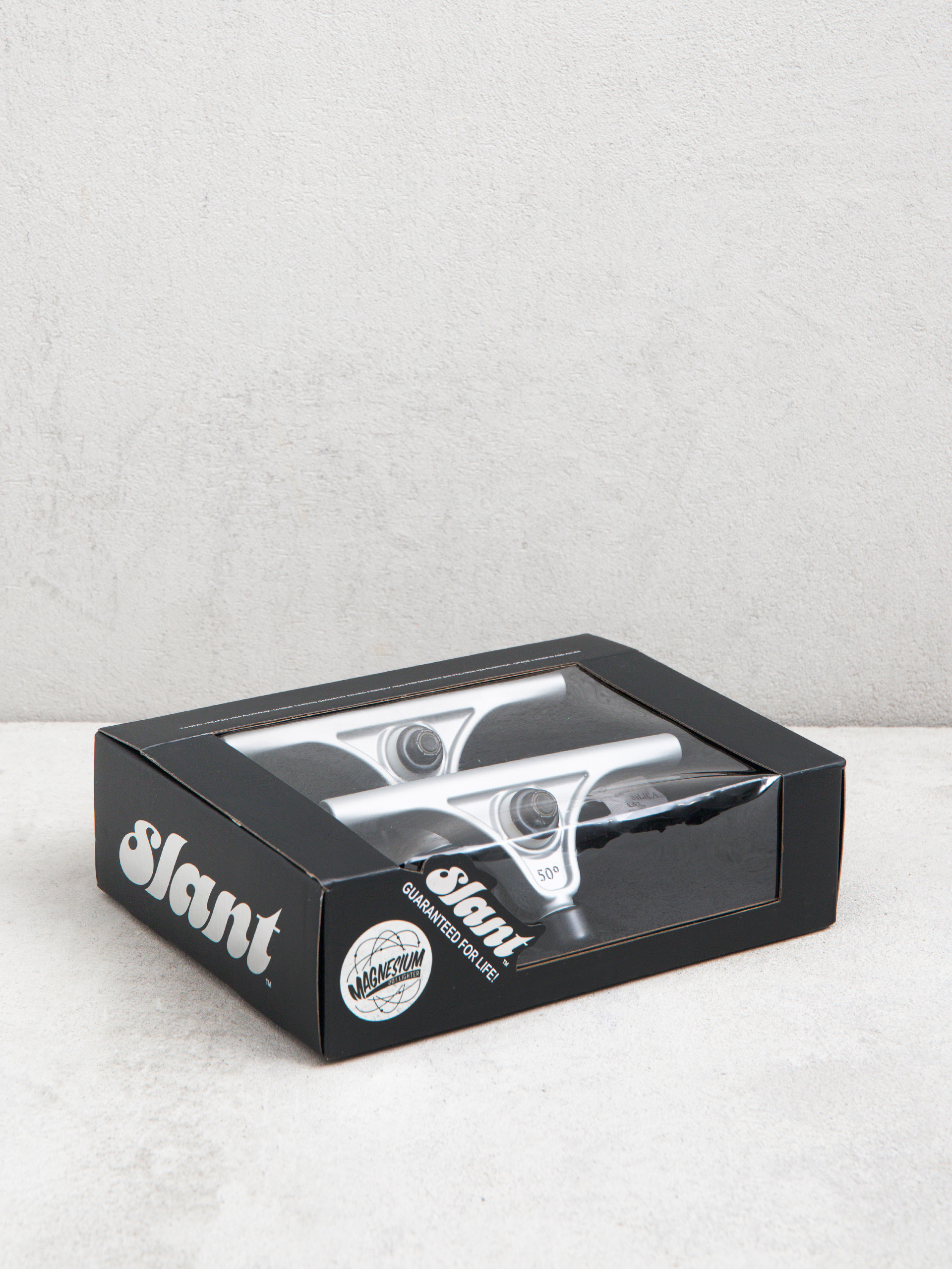 Gördeszka felfüggesztés Globe Slant Mag Reverse Kingpin (grey/black)