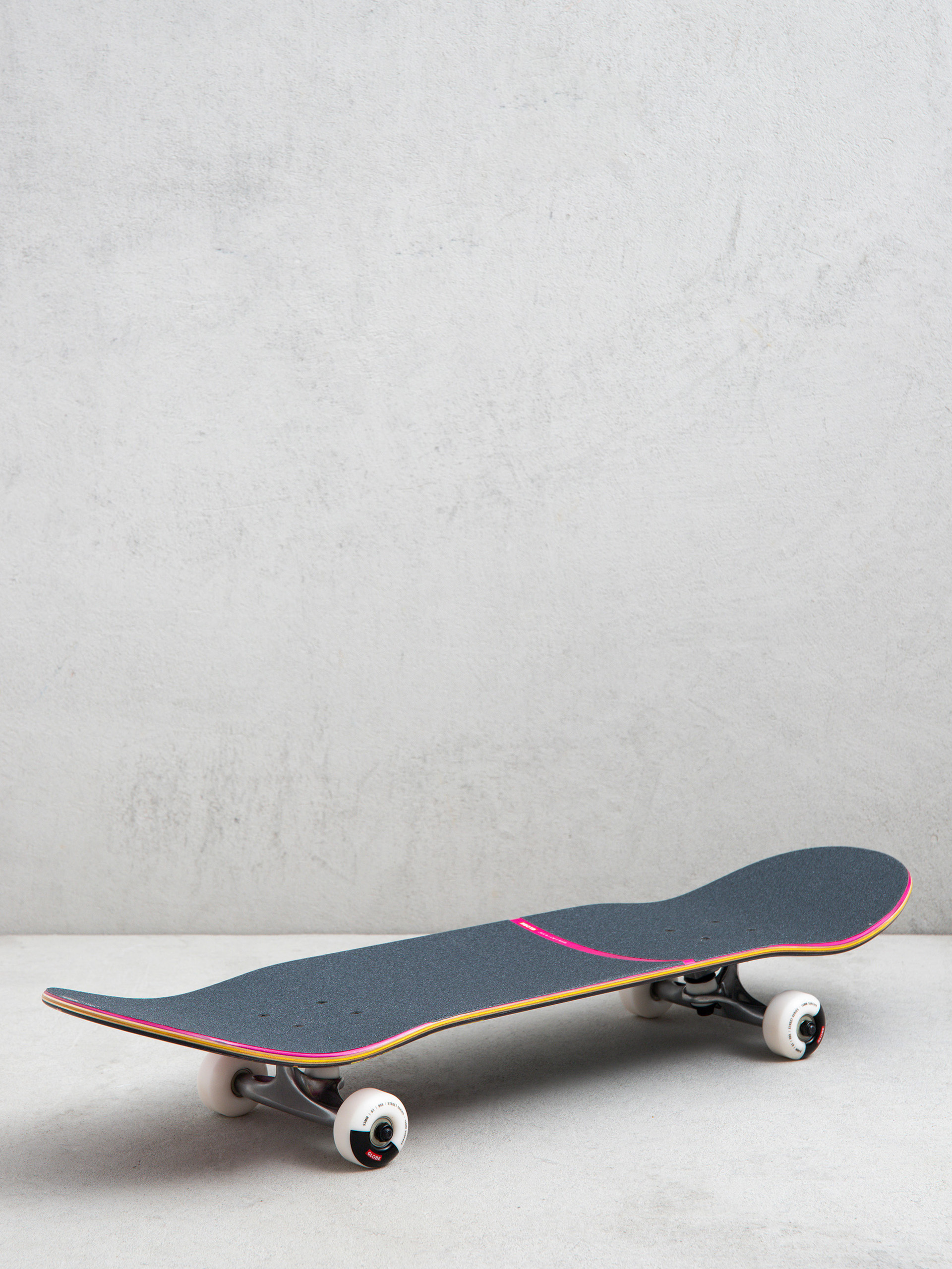 Komplett gördeszka Globe G1 Where To Next (black maple/recon)