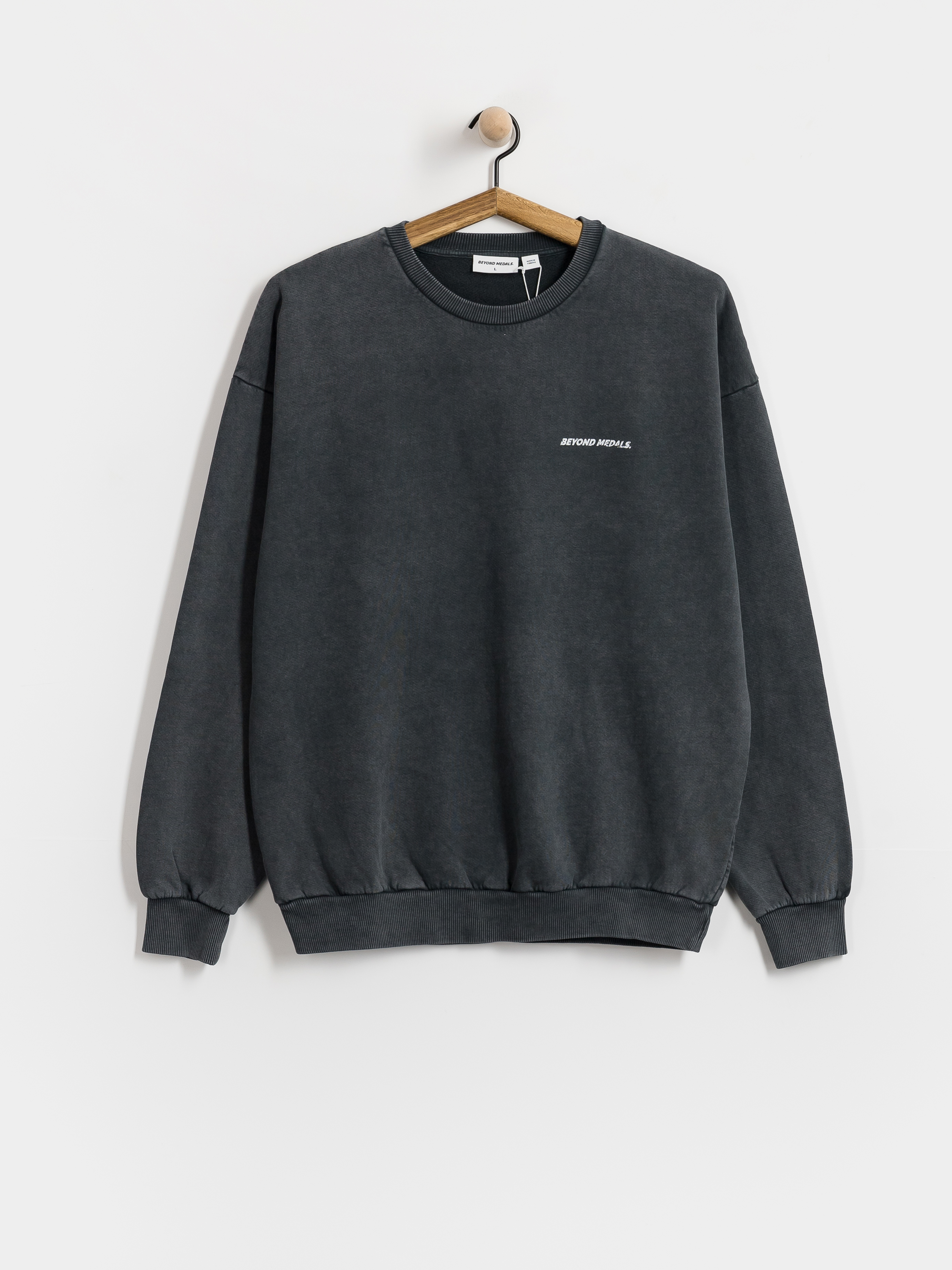 Pulóver Beyond Medals Distressed Logo (black)