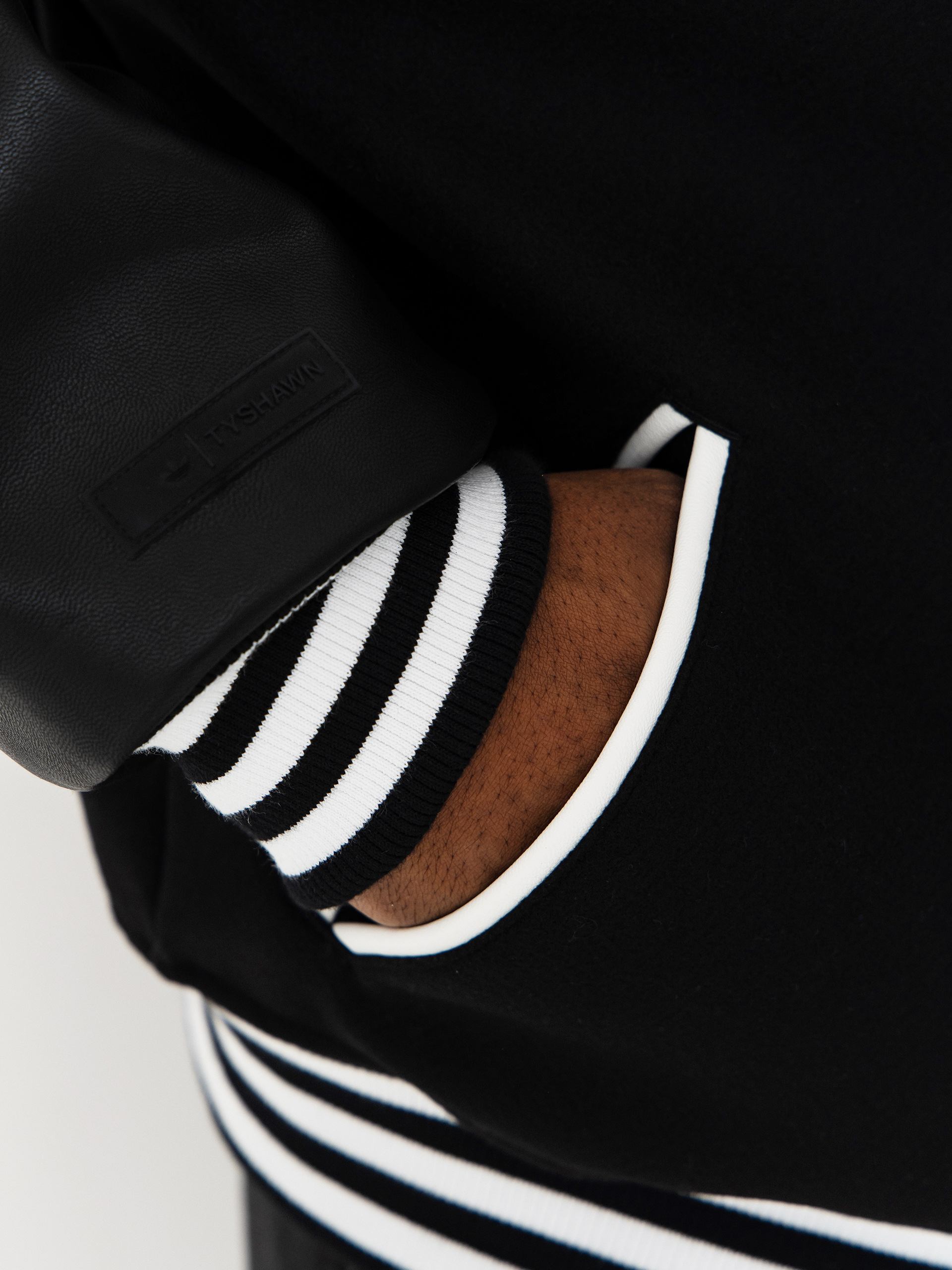 adidas Tyshawn Dzseki (black/white)