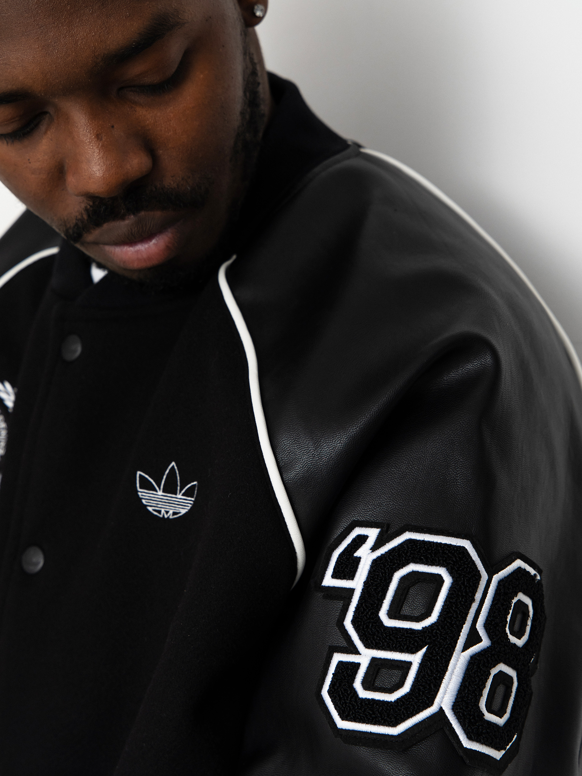 adidas Tyshawn Dzseki (black/white)