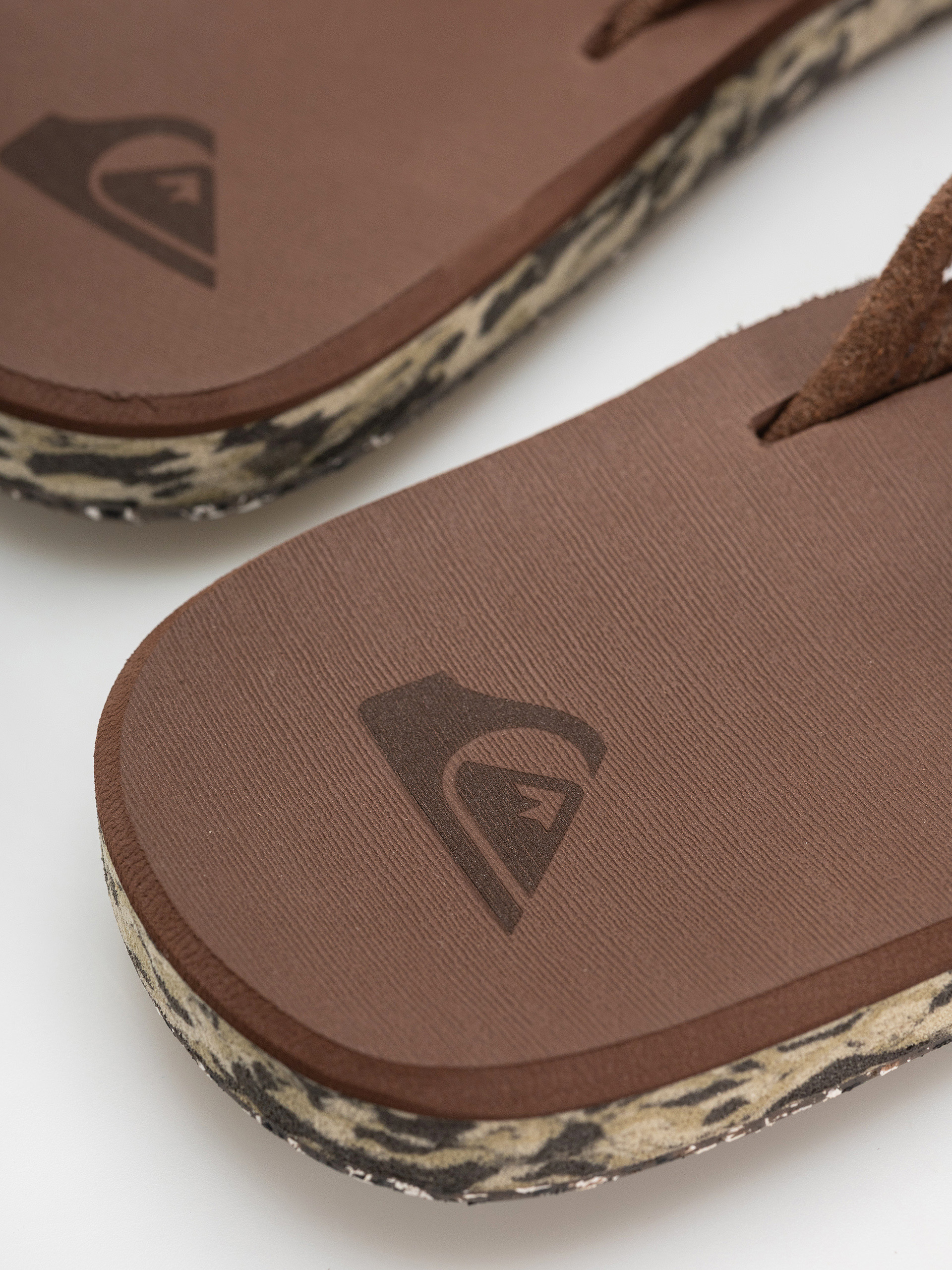 Flip-flop papucsok Quiksilver Carver Suede Recycled (brown)