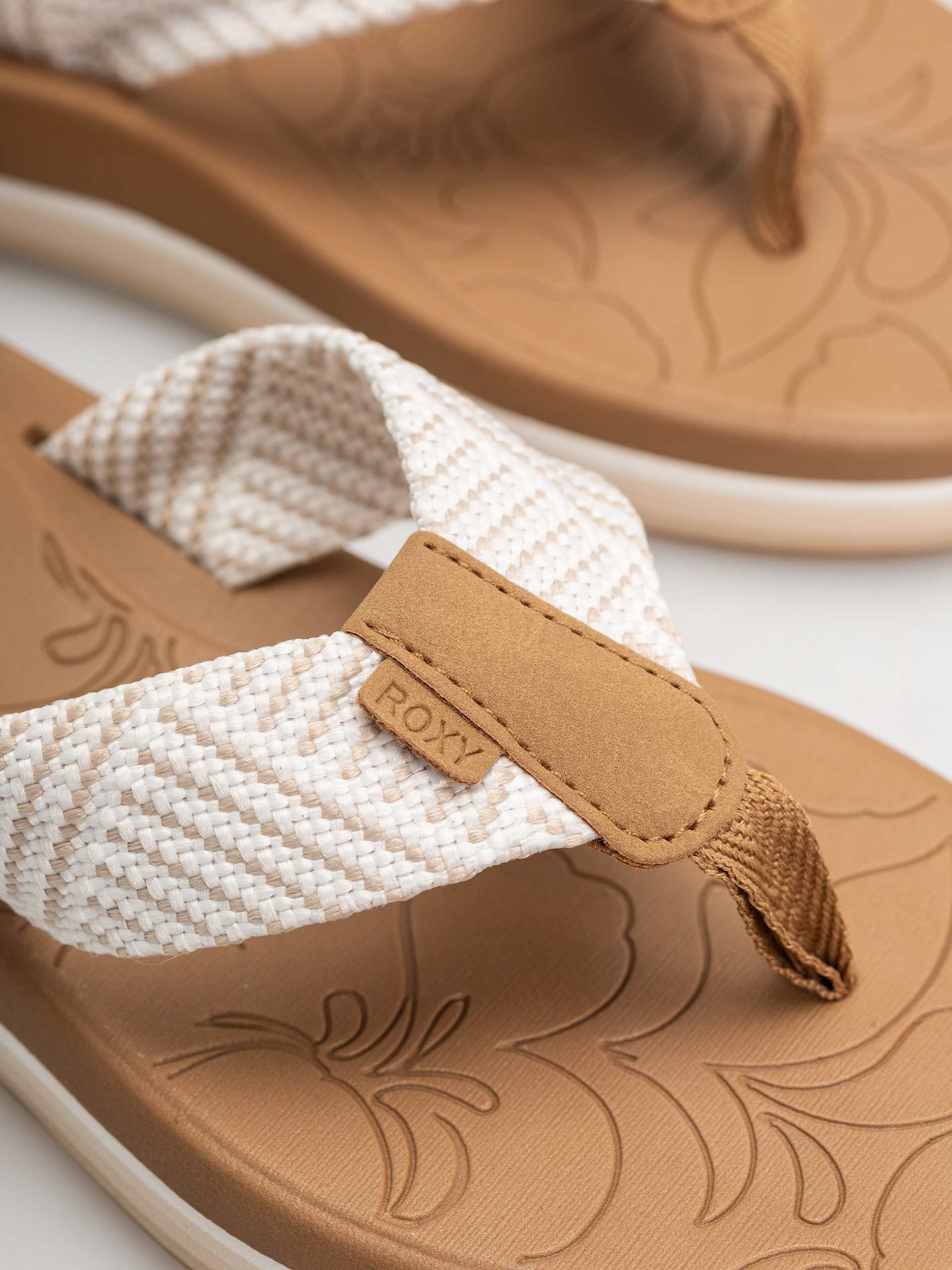 Flip-flop papucsok Roxy Colbee Hi Wmn (natural)