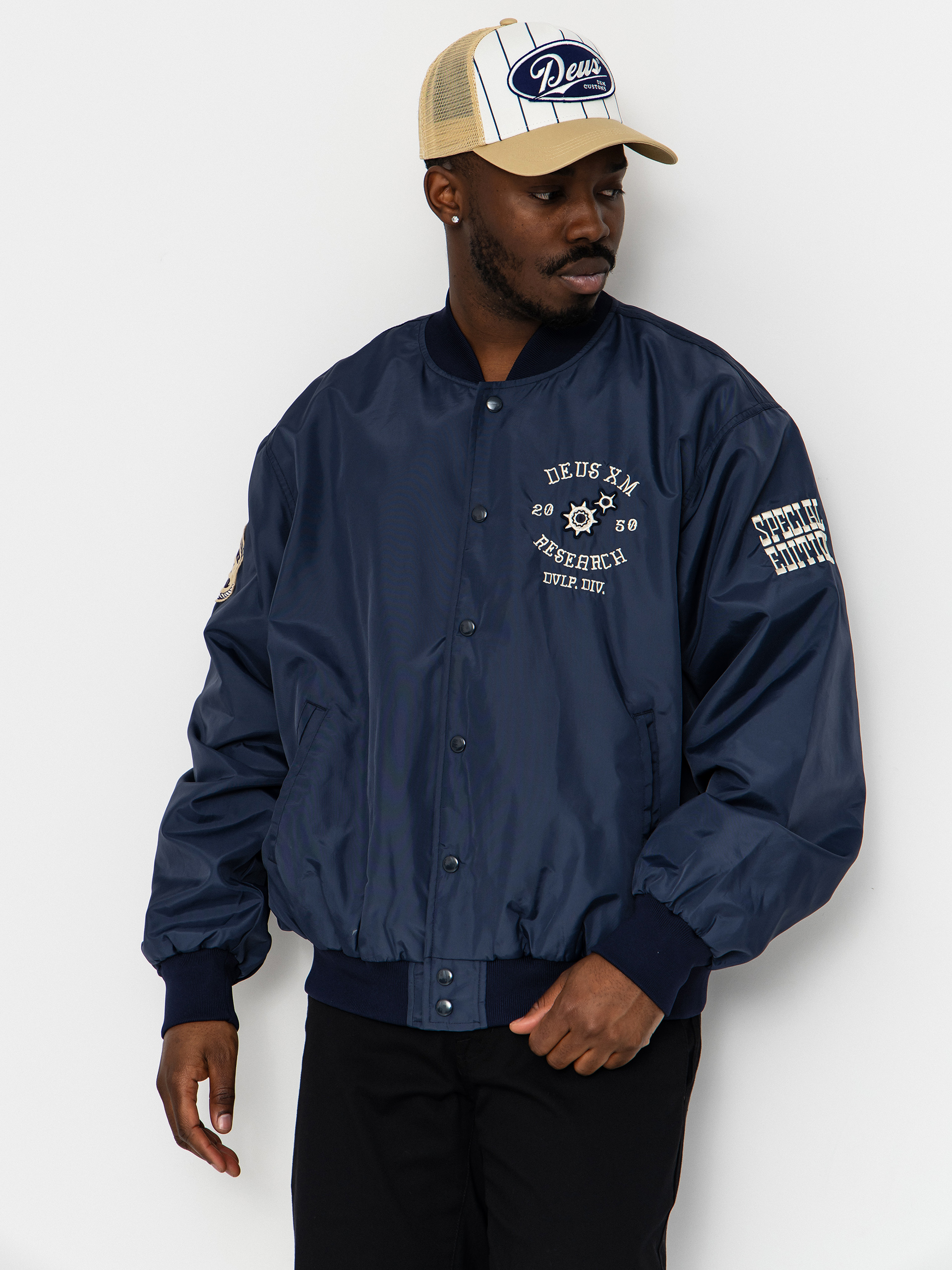 Deus Ex Machina Horsepower Dzseki (black iris)