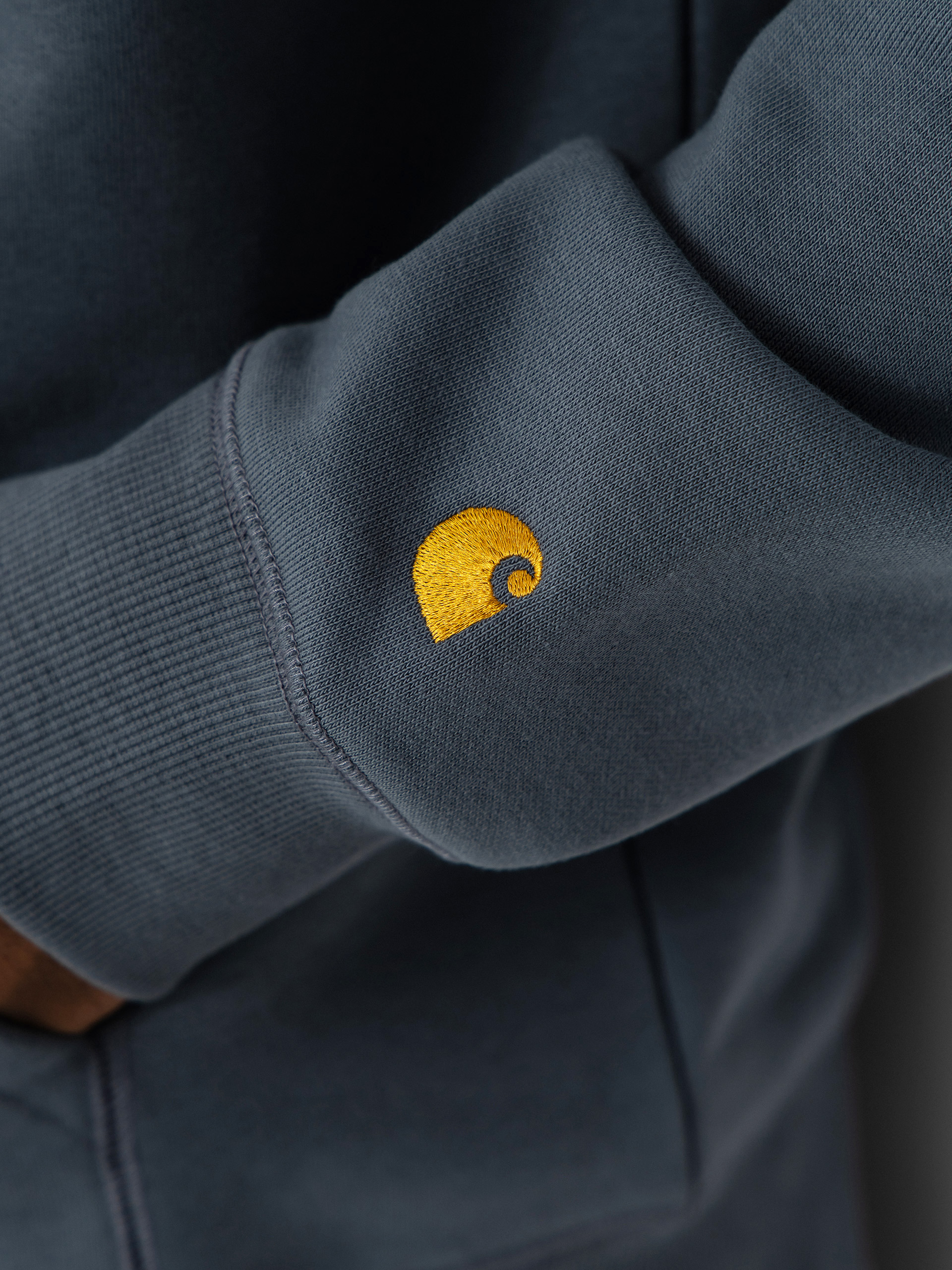 Kapucnis pulóver Carhartt WIP Chase ZHD (cozy blue/gold)