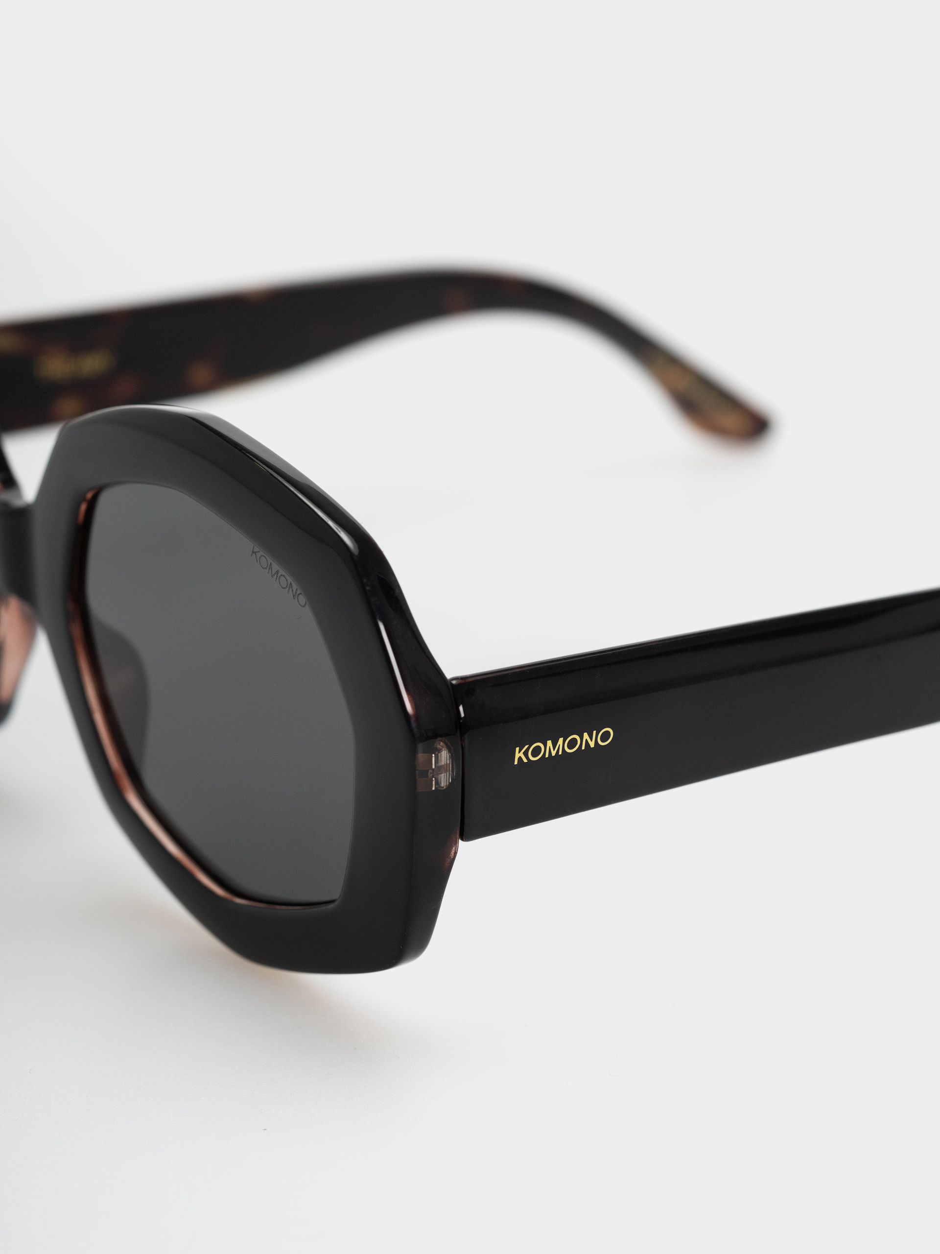 Napszemüvegek Komono Amy (black tortoise)