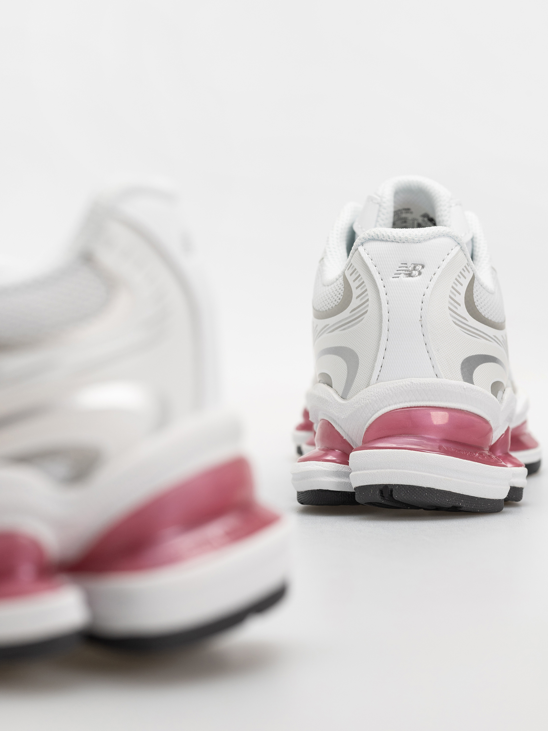 New Balance 2000 Cipők (103 white/30% lighter pink heat)