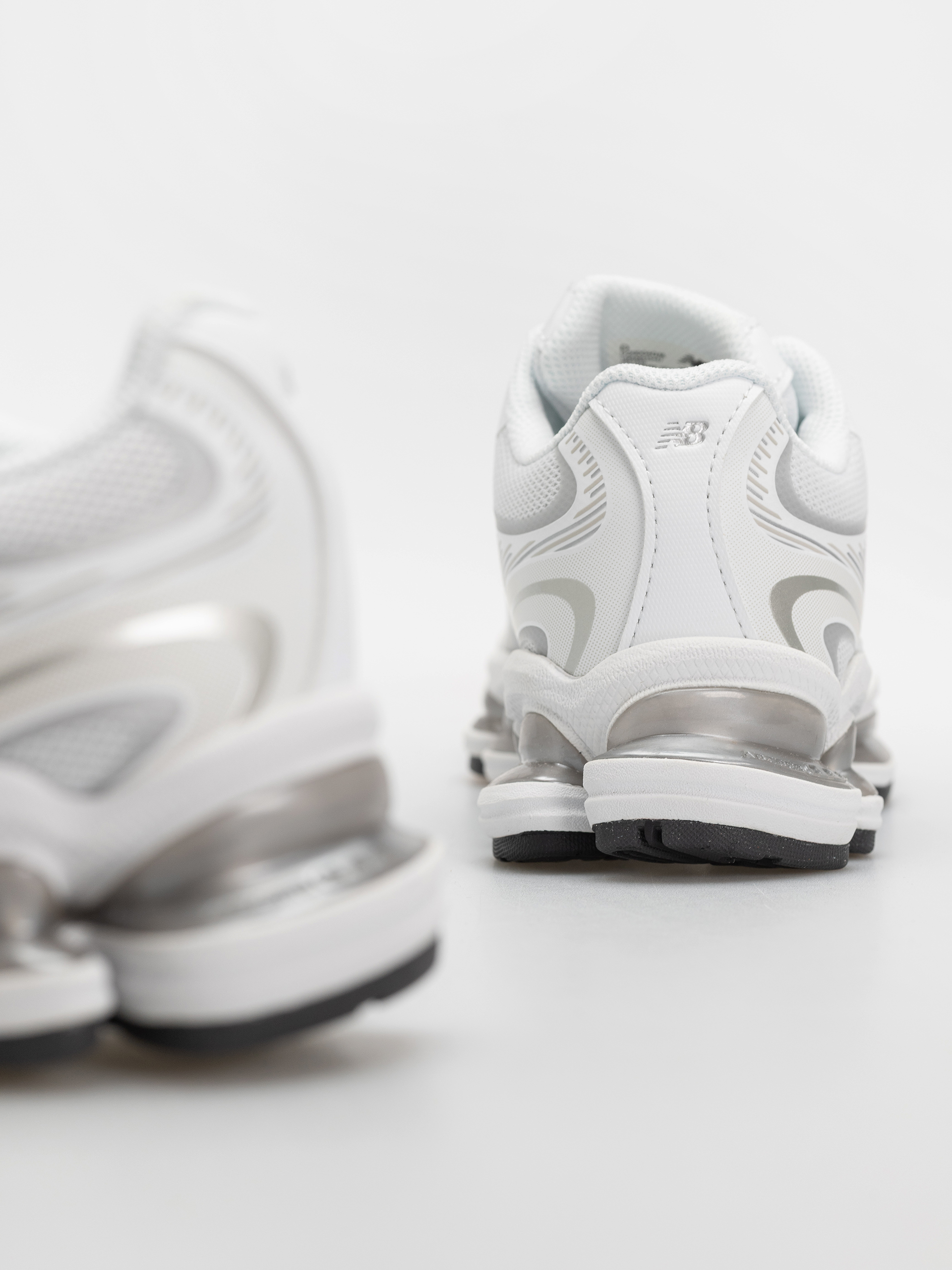 New Balance 2000 Cipők (103 white/silver metallic)