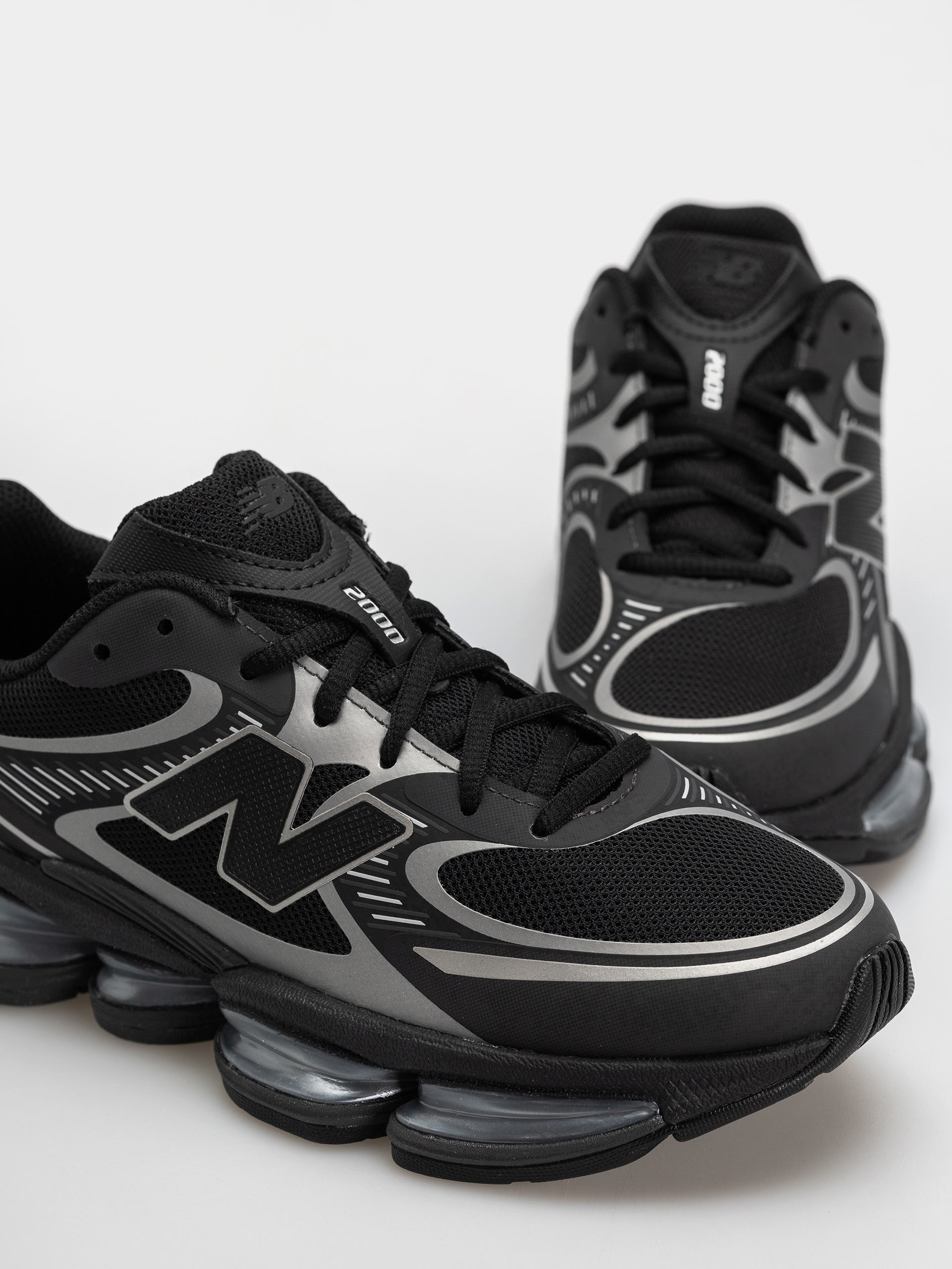 New Balance 2000 Cipők (black/silver metallic)
