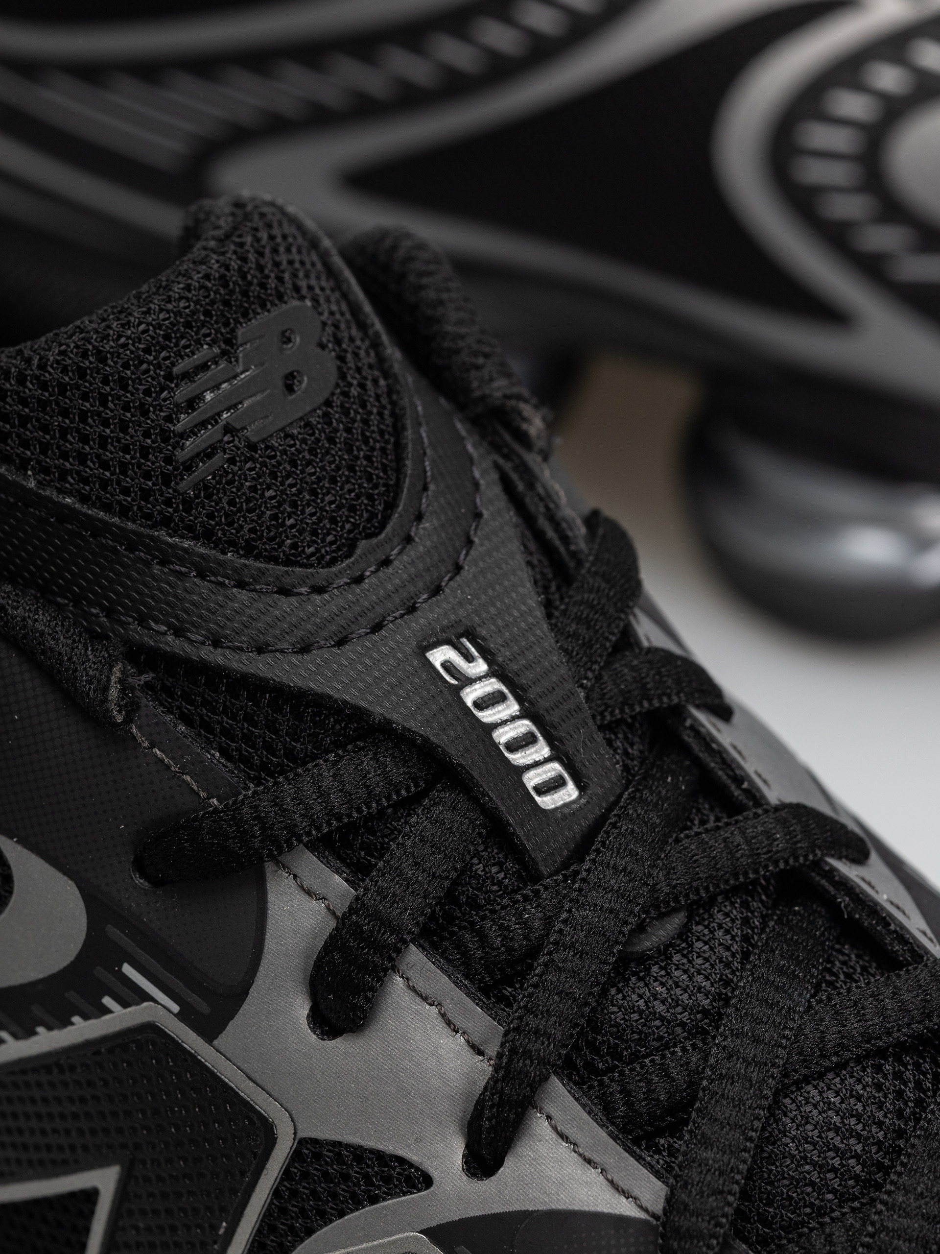 New Balance 2000 Cipők (black/silver metallic)