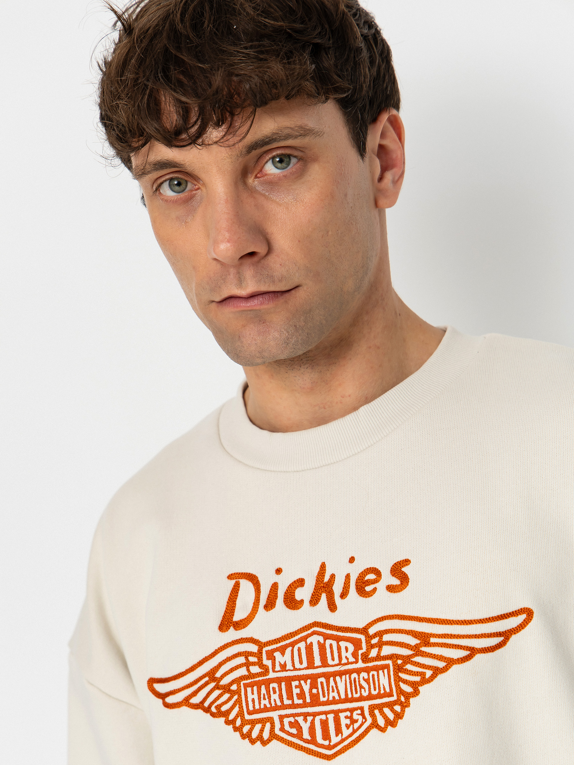 Pulóver Dickies X Harley Davidson Boxy Crew (bone)
