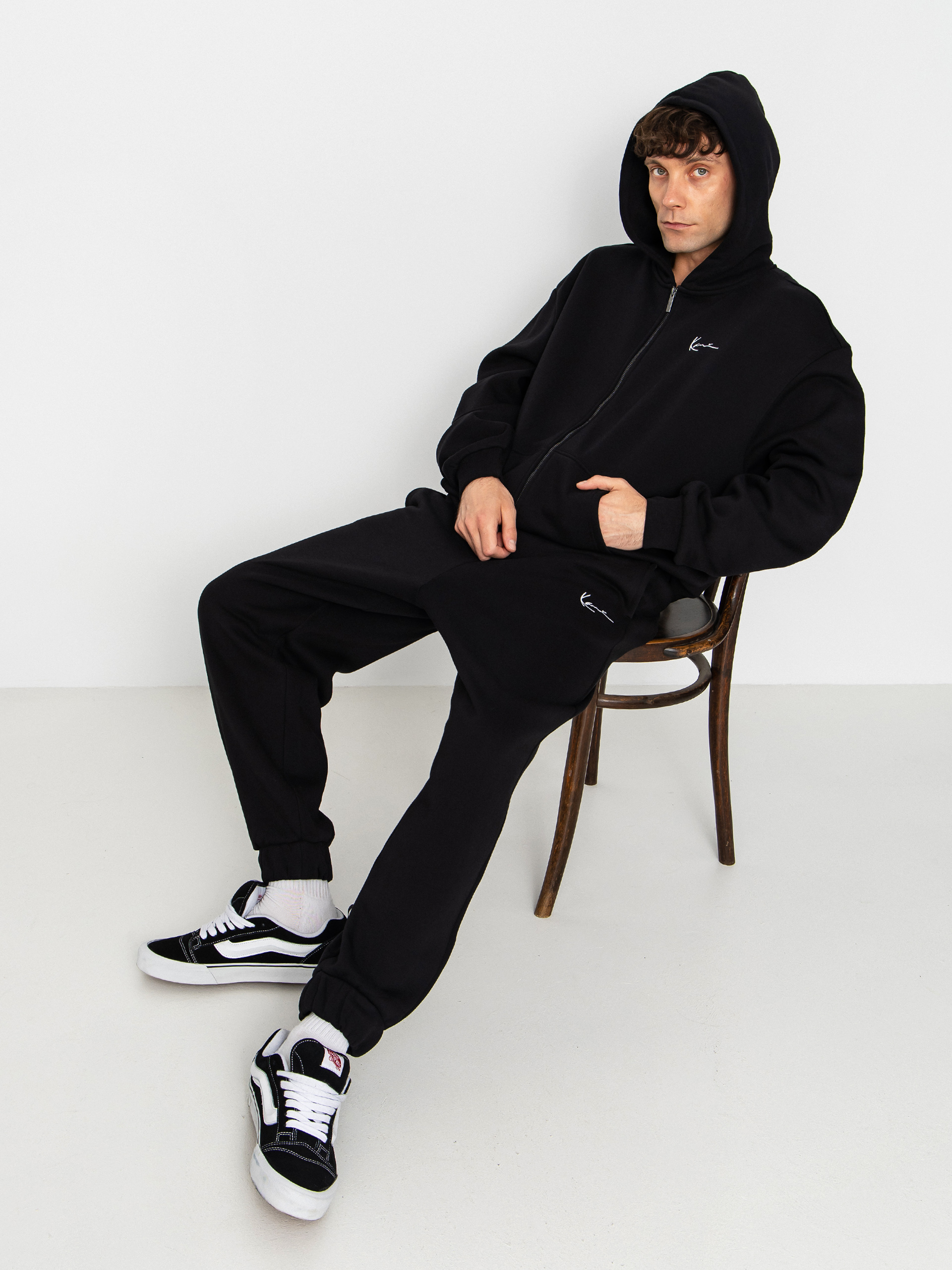 Karl Kani Chest Signature Essential ZHD Kapucnis pulóver (black)