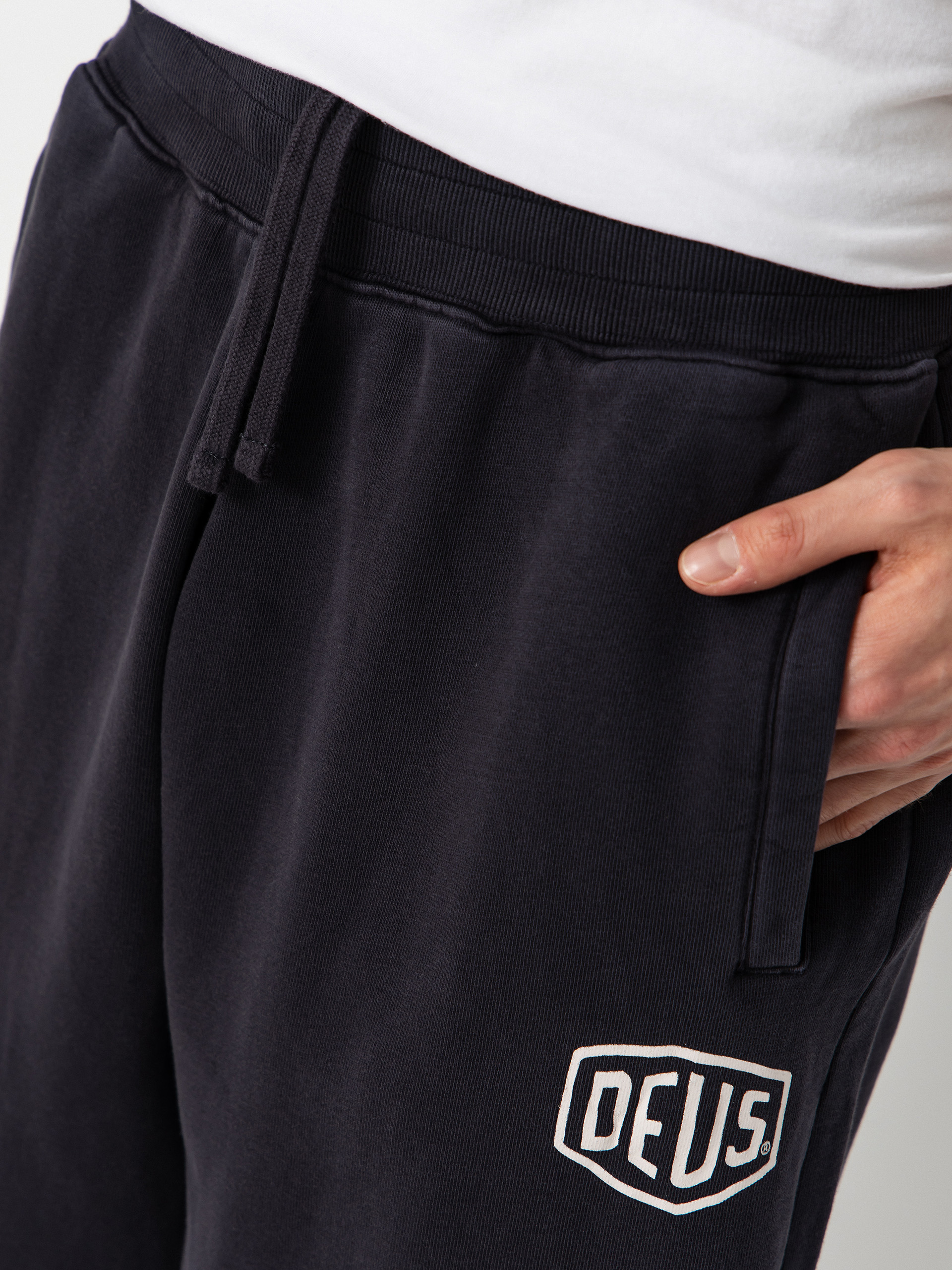 Deus Ex Machina Shield Garment Dyed Track Kisnadrág (black)