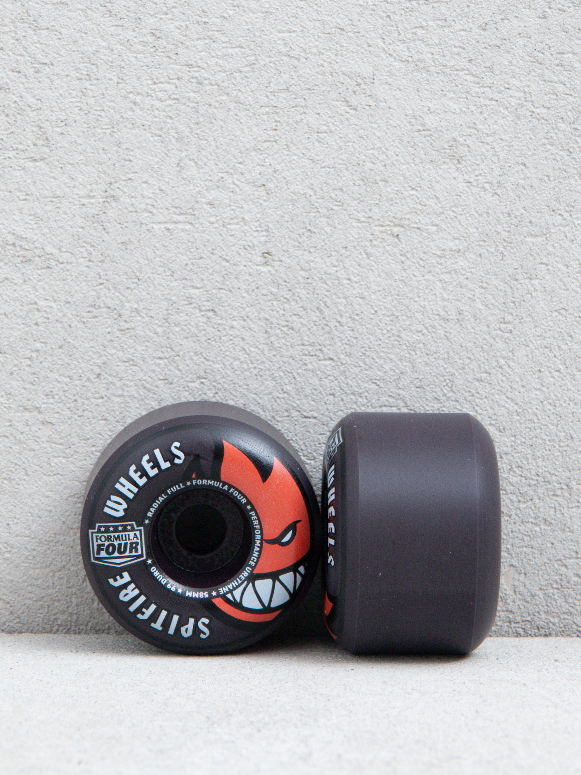 Spitfire F4 99D Team Colors Radial Full Gördeszka kerék (black)