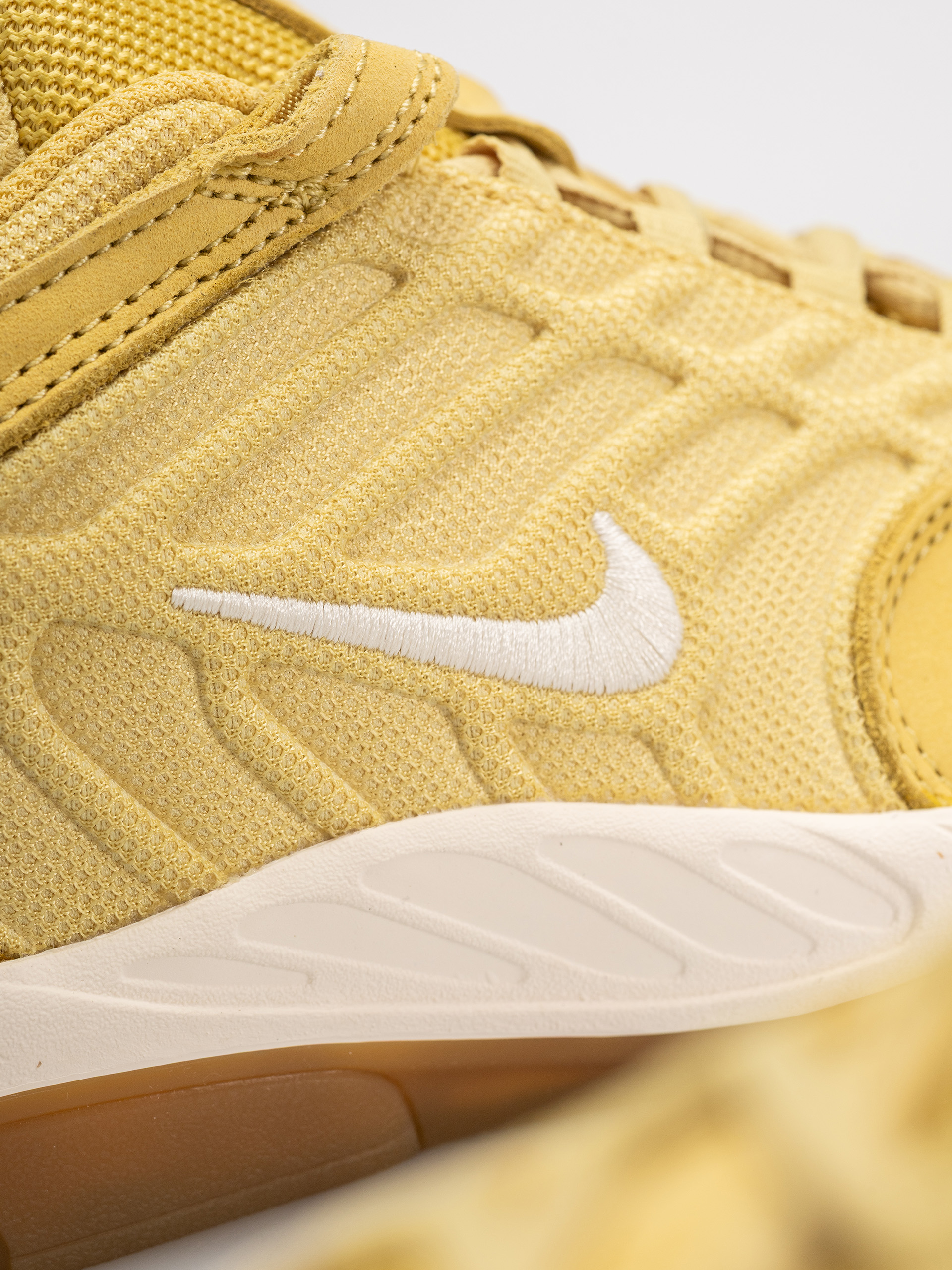 Nike SB Vertebrae Iso Cipők (saturn gold/sail saturn gold solar flare)