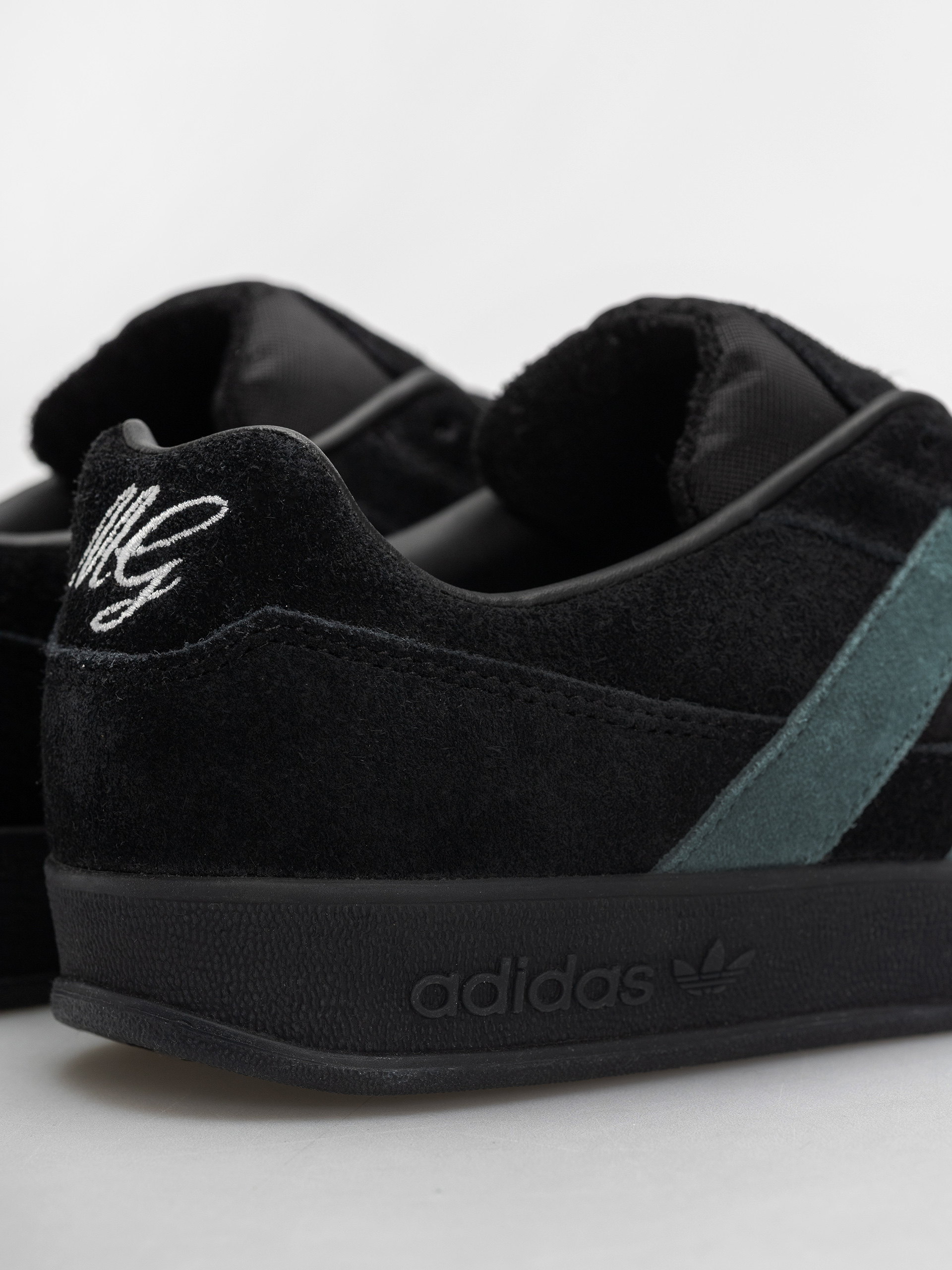 adidas Aloha Super Cipők (cblack/pretea/ftwwht)