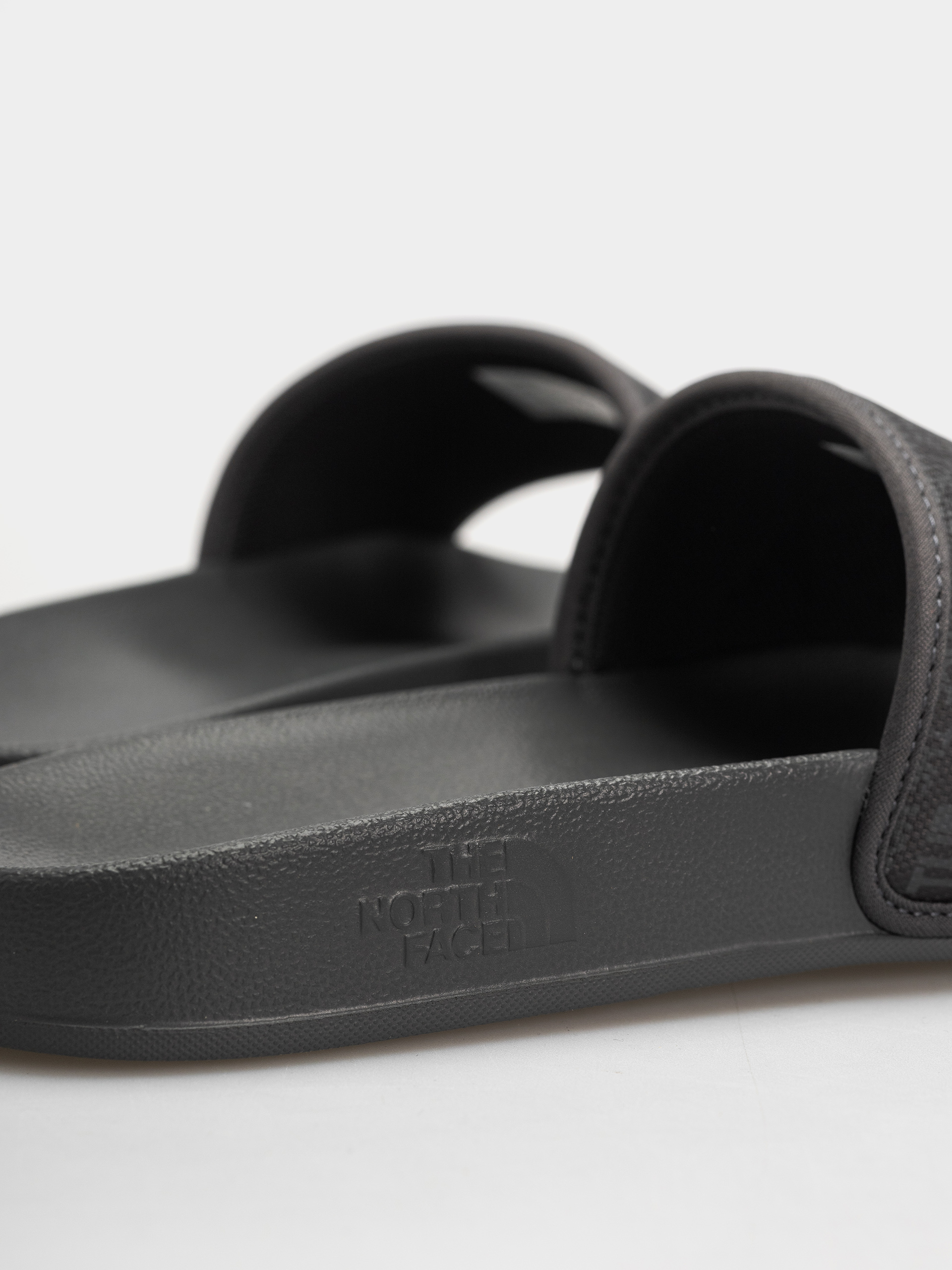 The North Face Base Camp III Flip-flop papucsok (logo mania prin)
