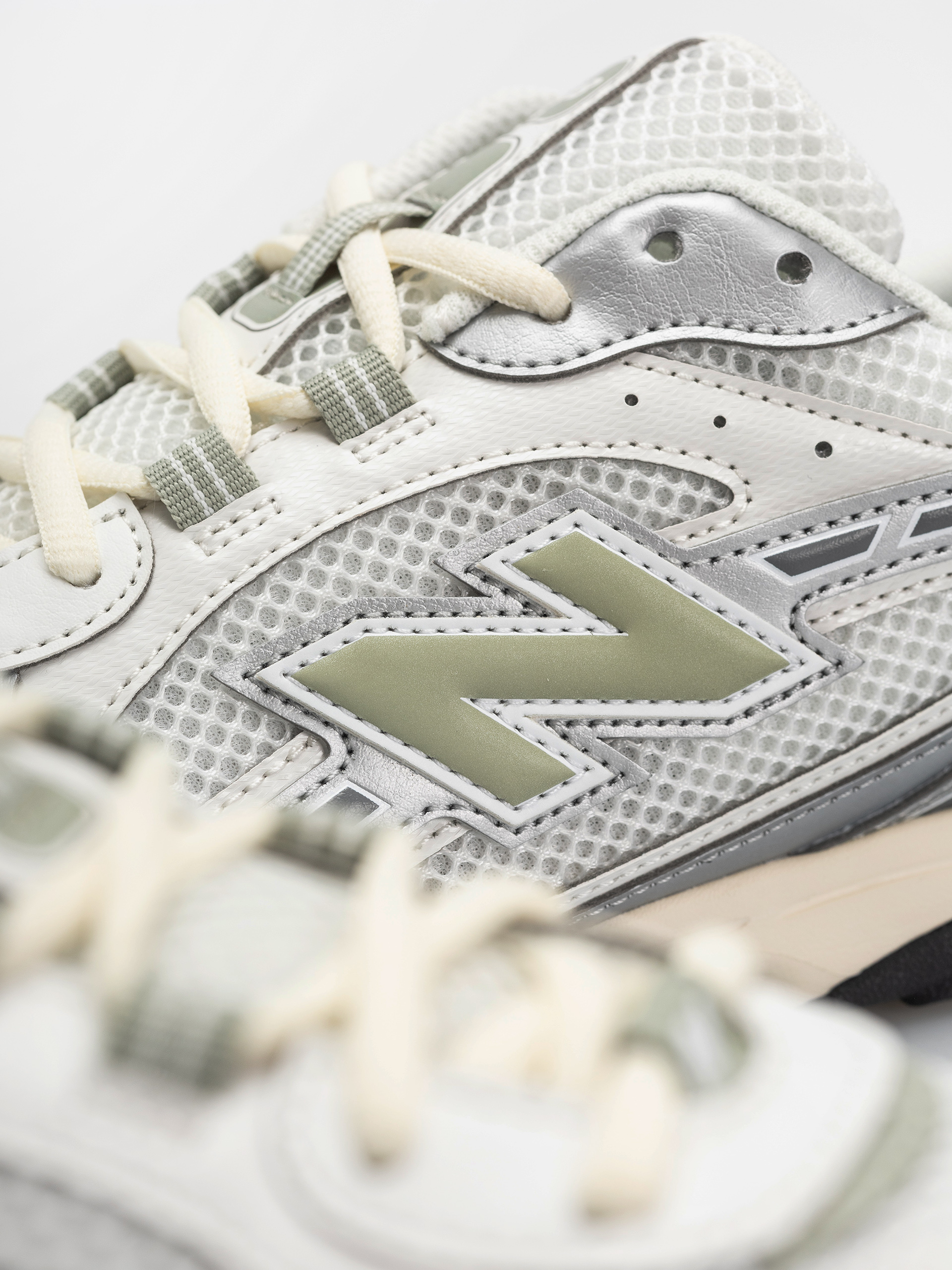New Balance 204 Cipők (silver metallic/garter snake swb)
