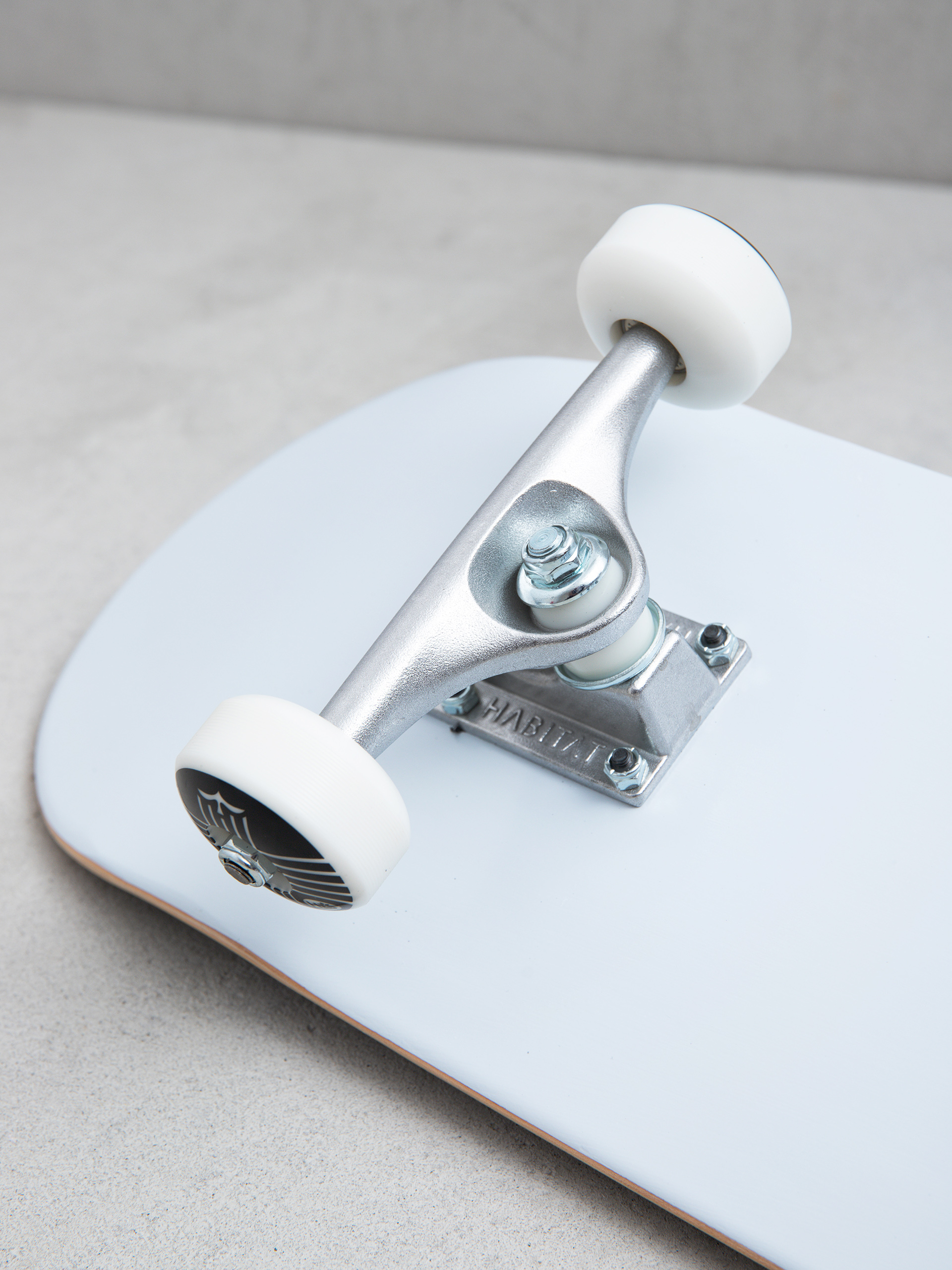 Komplett gördeszka Habitat Pod (white)