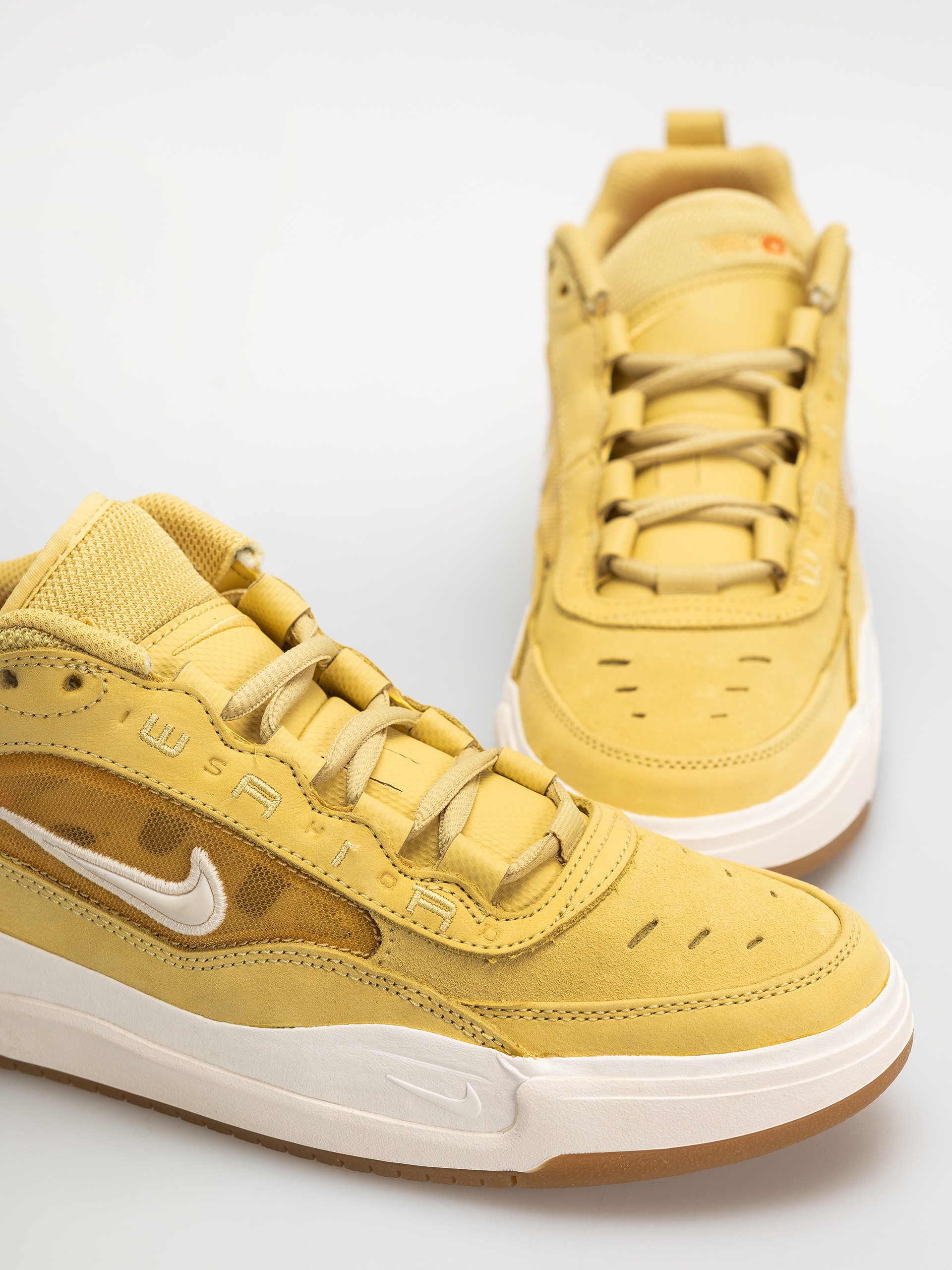 Nike SB Air Max Ishod Iso Cipők (saturn gold/sail saturn gold solar flare)