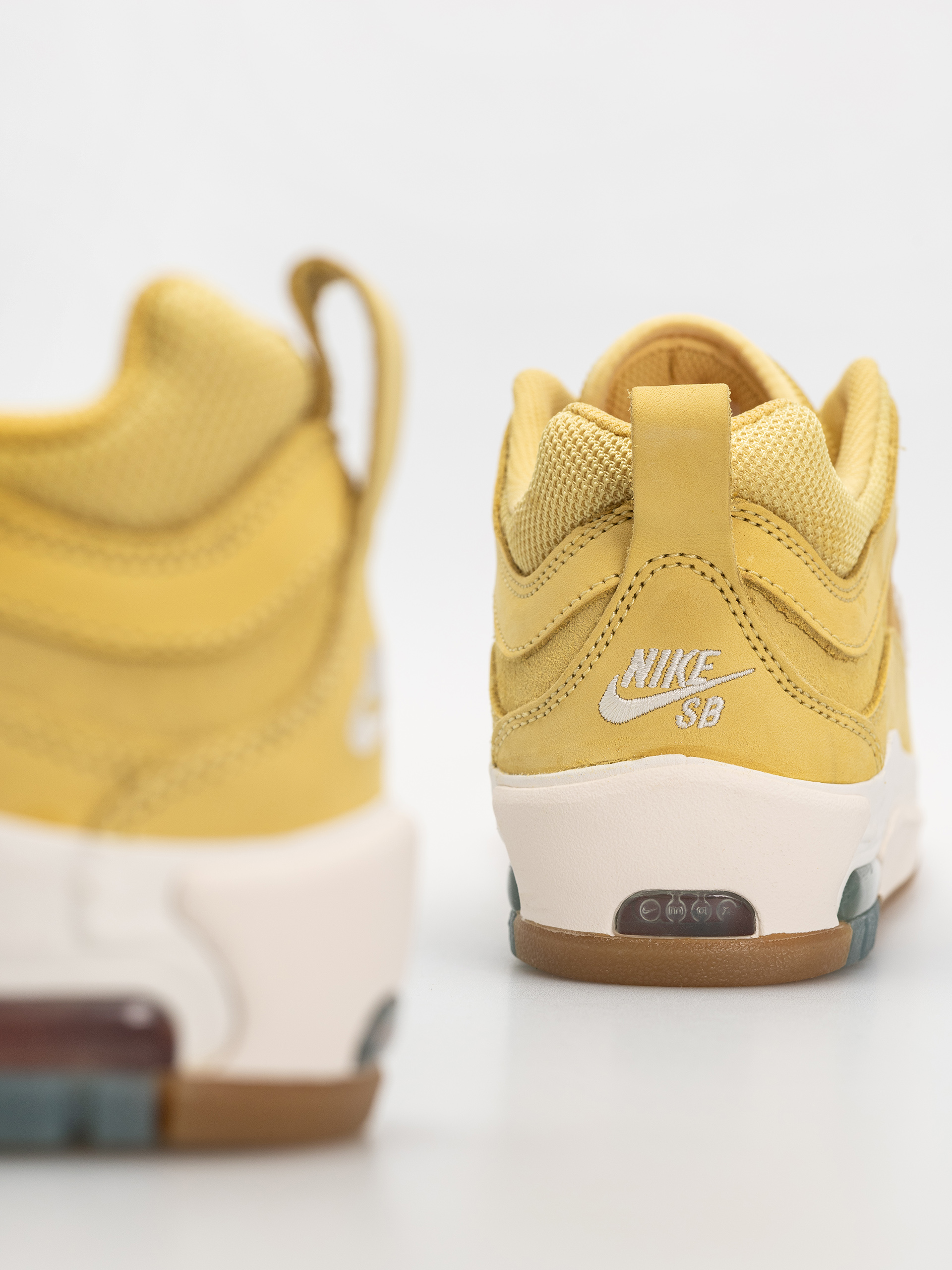 Nike SB Air Max Ishod Iso Cipők (saturn gold/sail saturn gold solar flare)