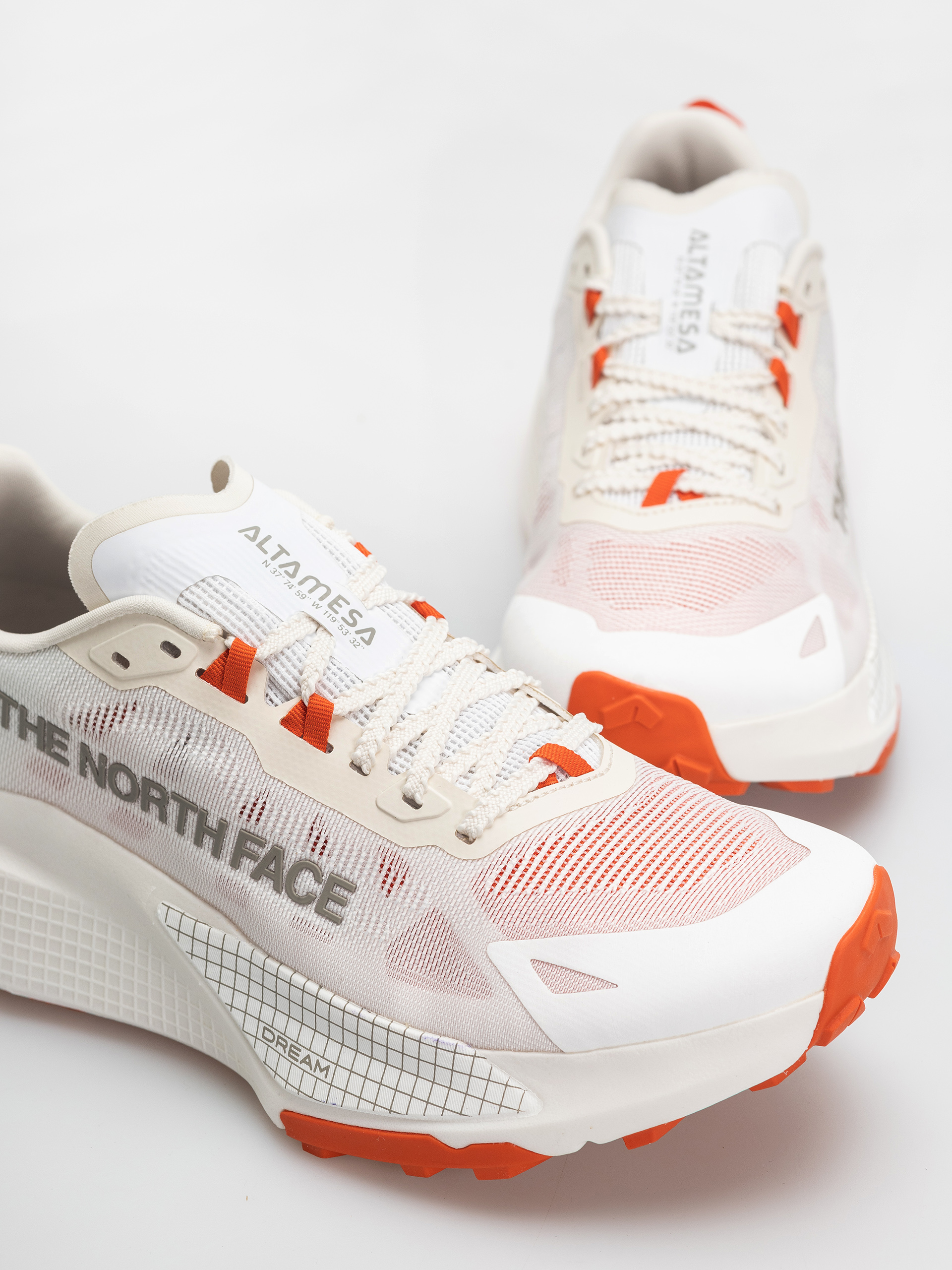 The North Face Altamesa 500 V2 Cipők (tnf white/lava)