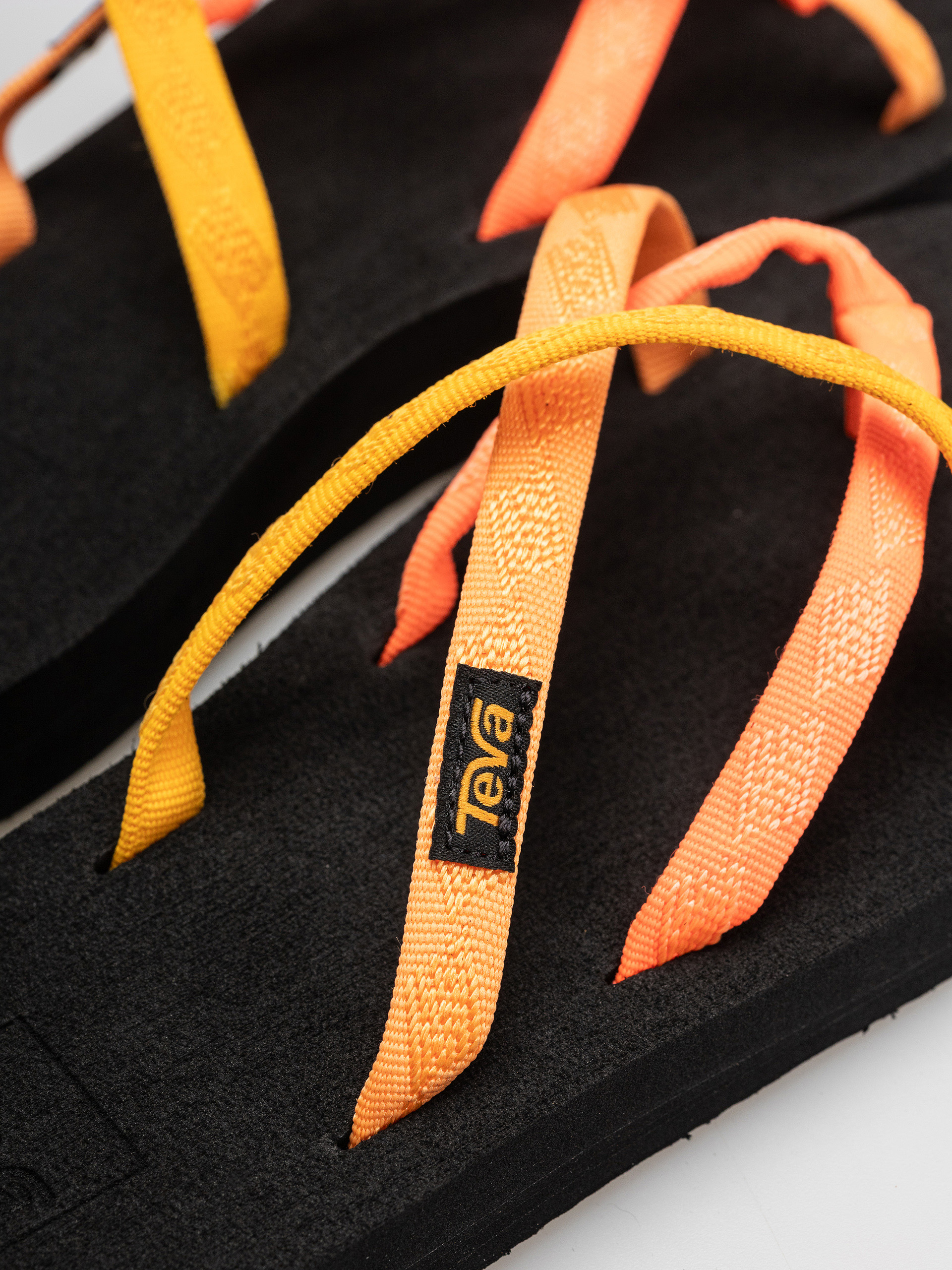 Teva Olowahu Wmn Szandálok (neon coral multi)