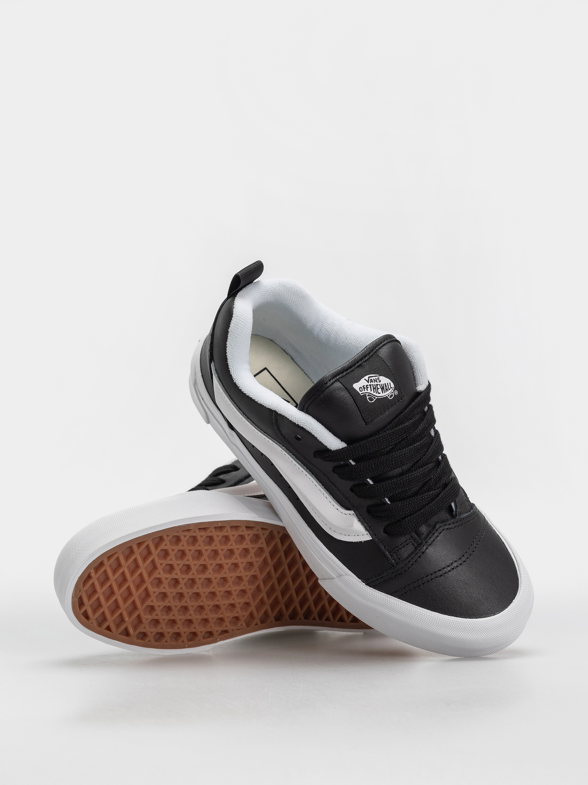 Vans Knu Skool Cipők (black/true whit)