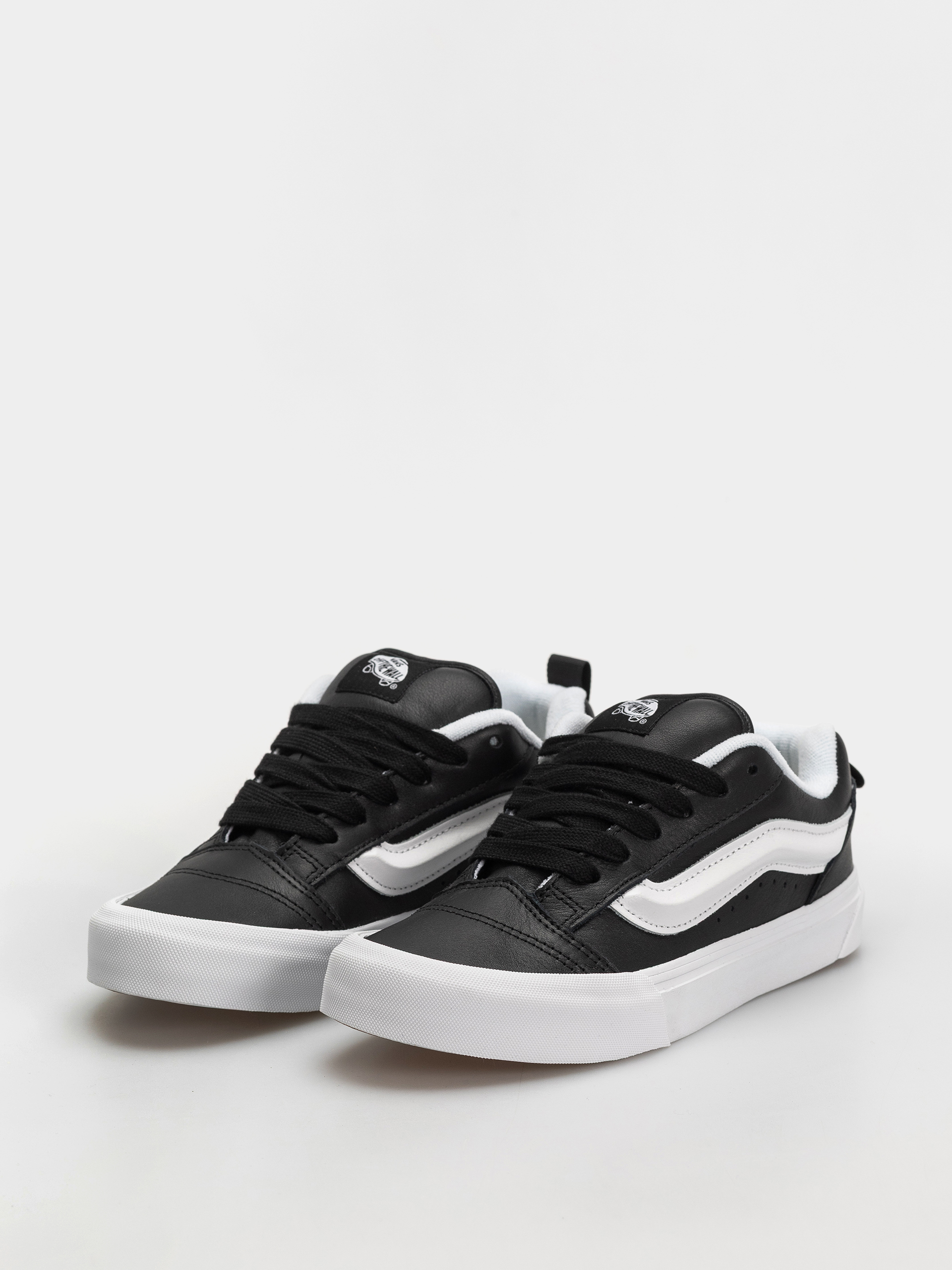 Vans Knu Skool Cipők (black/true whit)