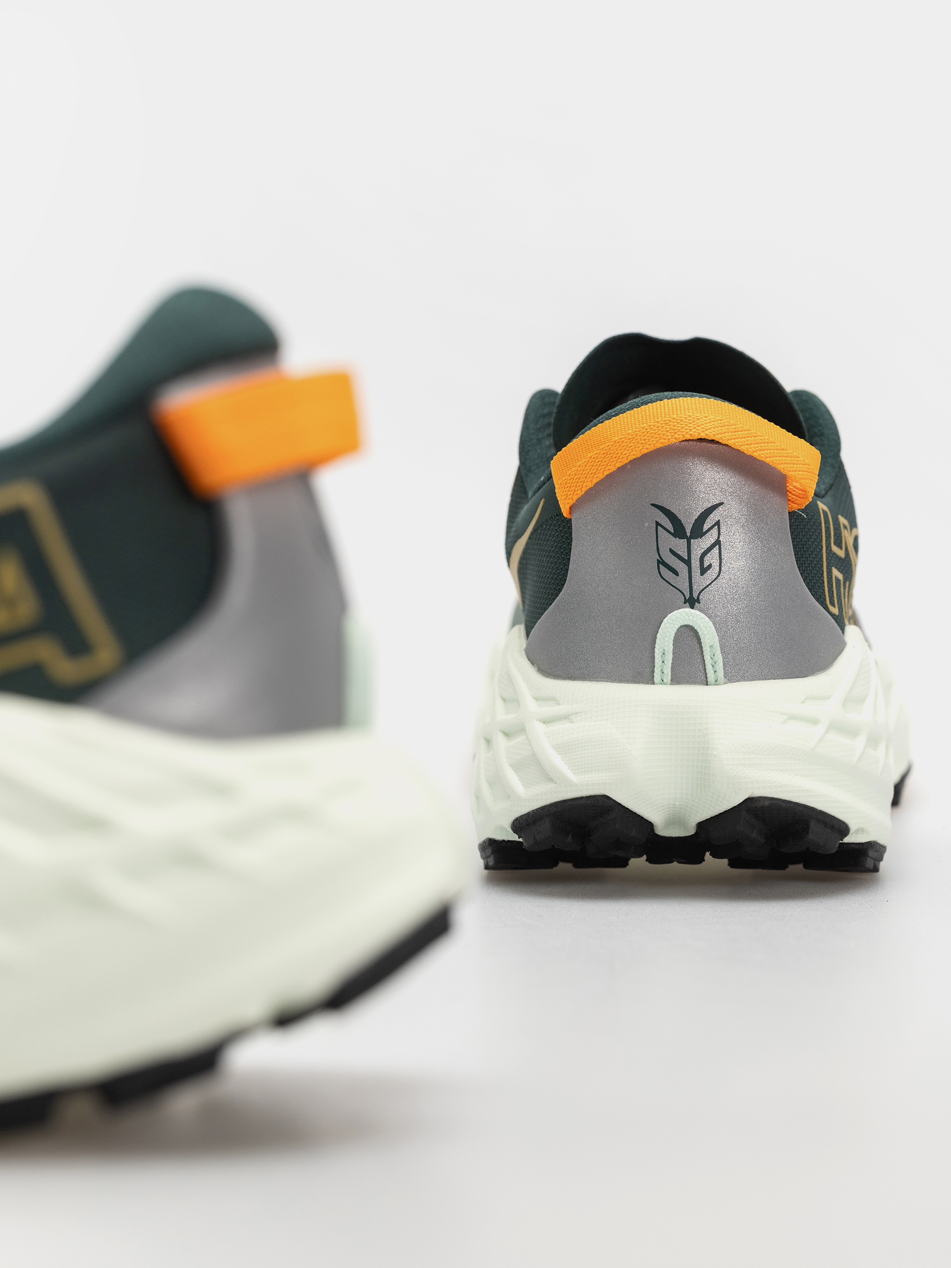 Hoka Speedgoat 7 Cipők (bay leaf/sea glass)