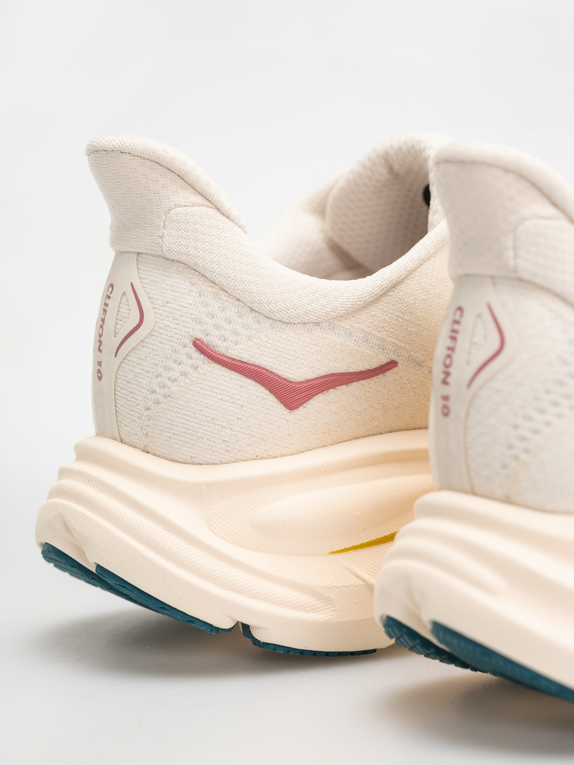 Hoka Clifton 10 Wmn Cipők (birch/alabaster)