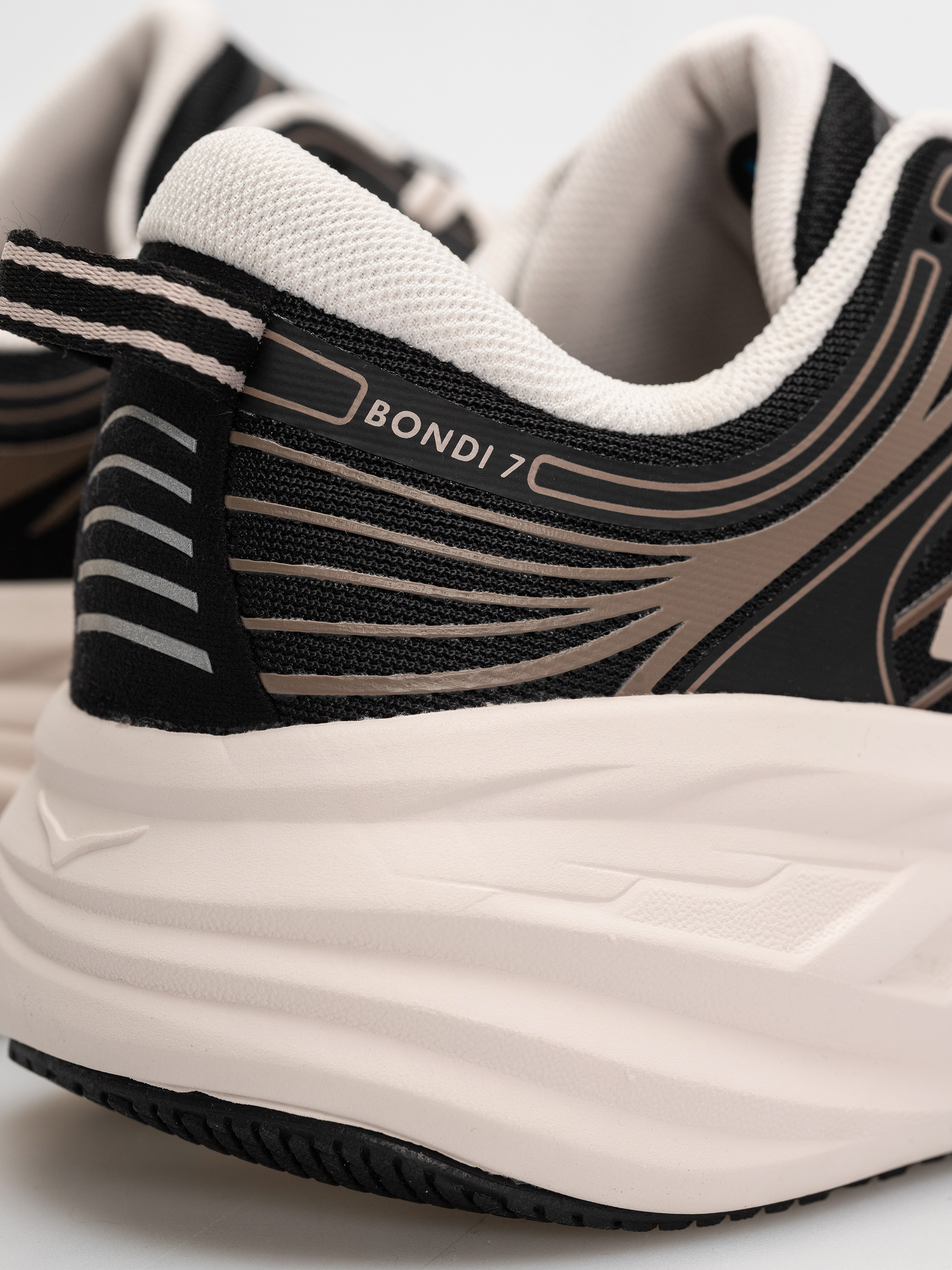 Hoka Bondi 7 Wmn Cipők (black/rose cream)