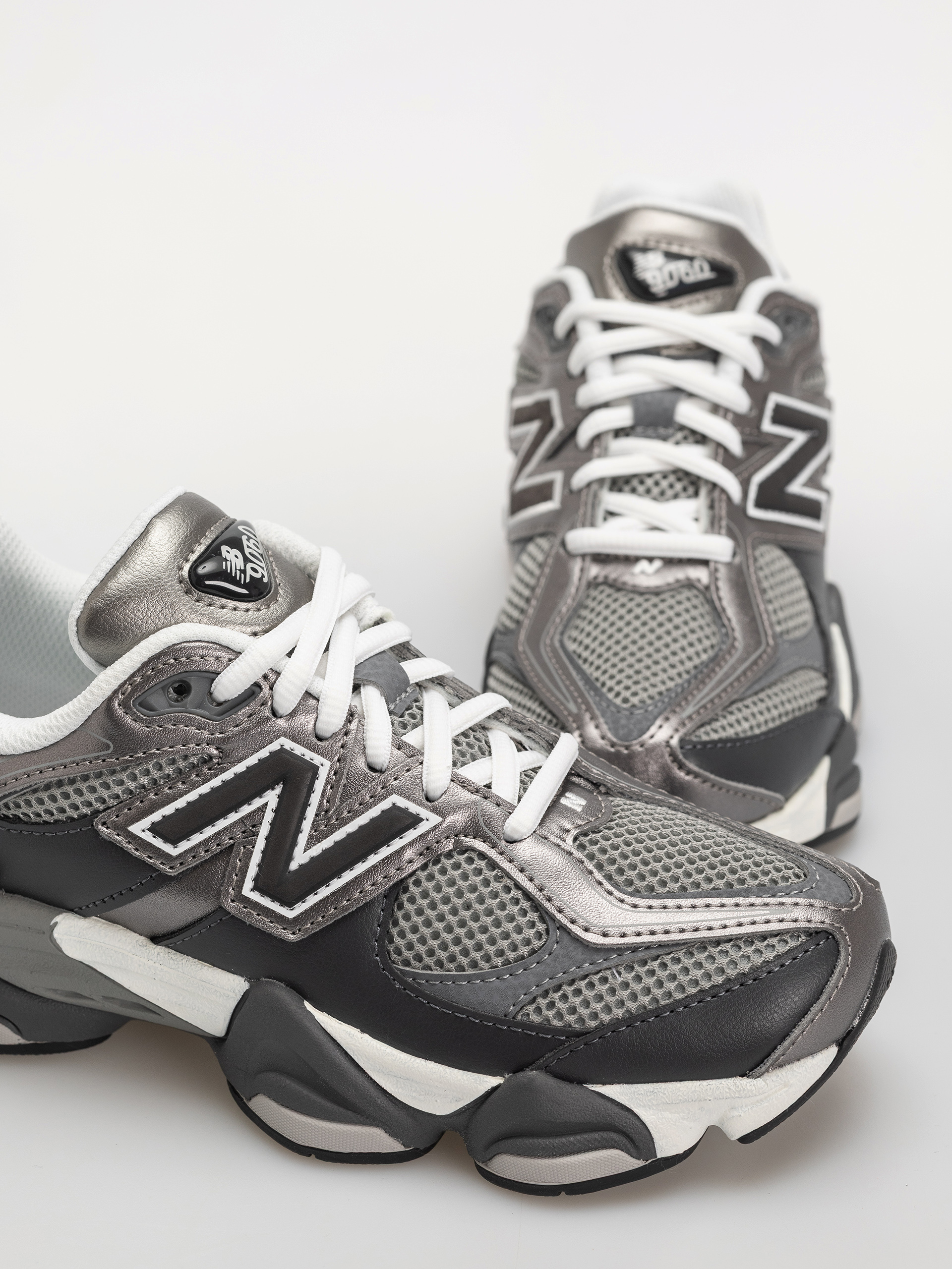 New Balance 9060 JR Cipők (magnet/faded black)