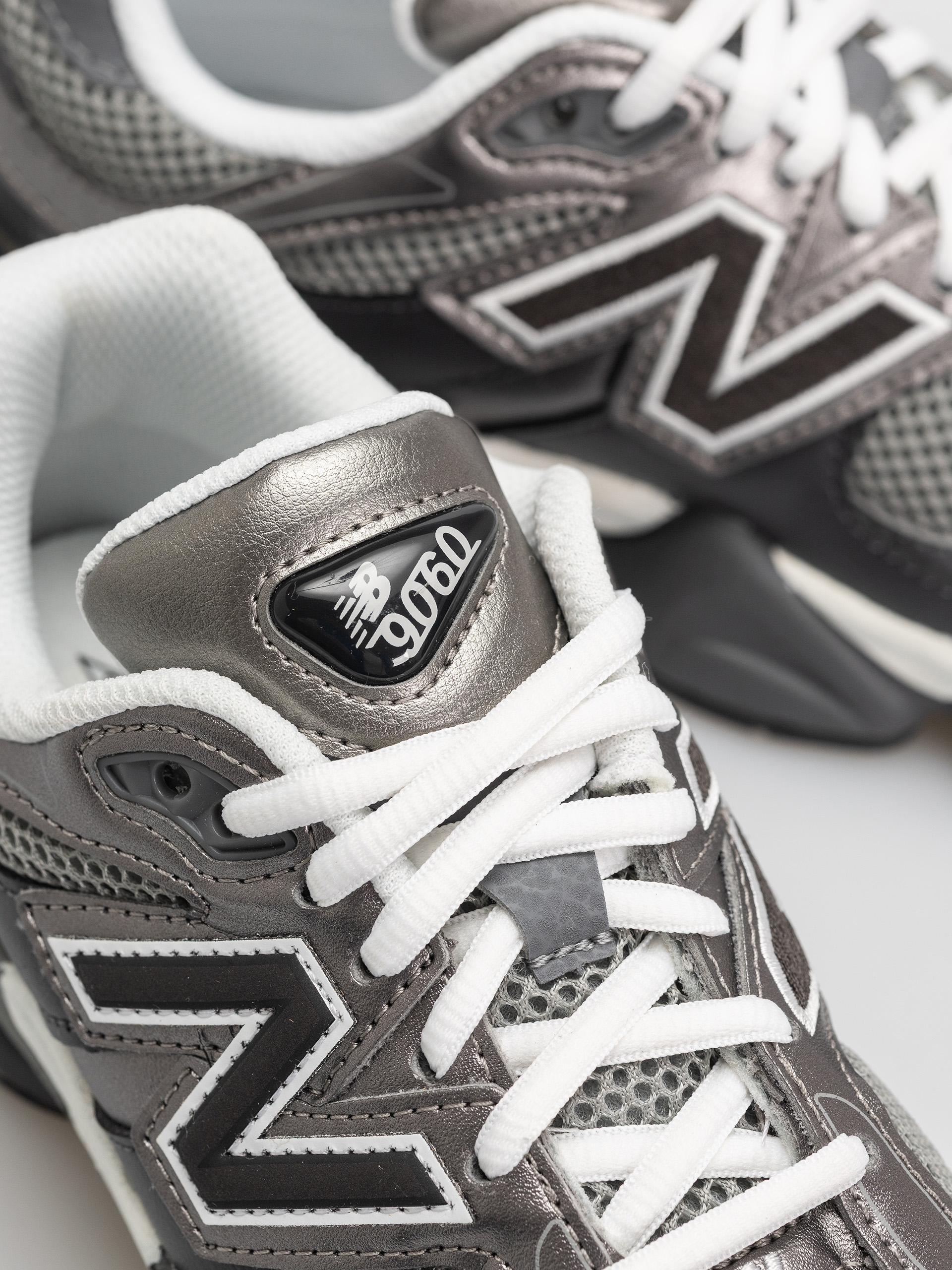 New Balance 9060 JR Cipők (magnet/faded black)