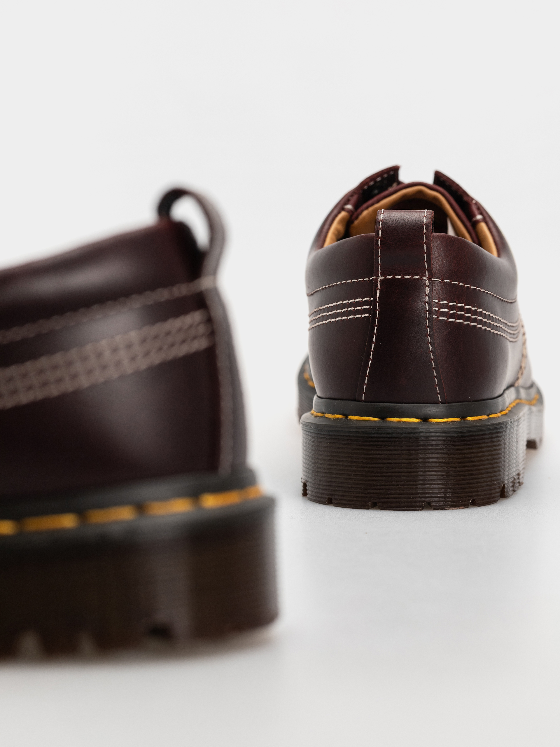 Dr. Martens Lowell Cipők (cherry red orleans)