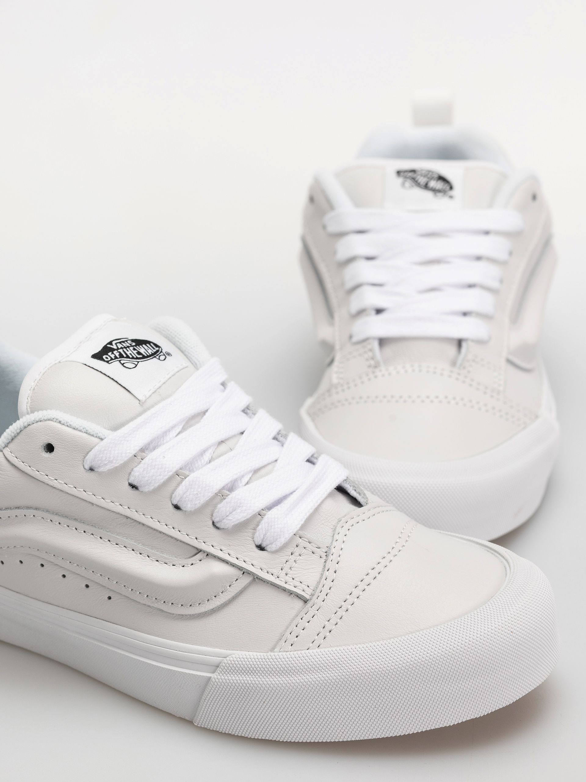 Vans Knu Skool Cipők (true white/true)