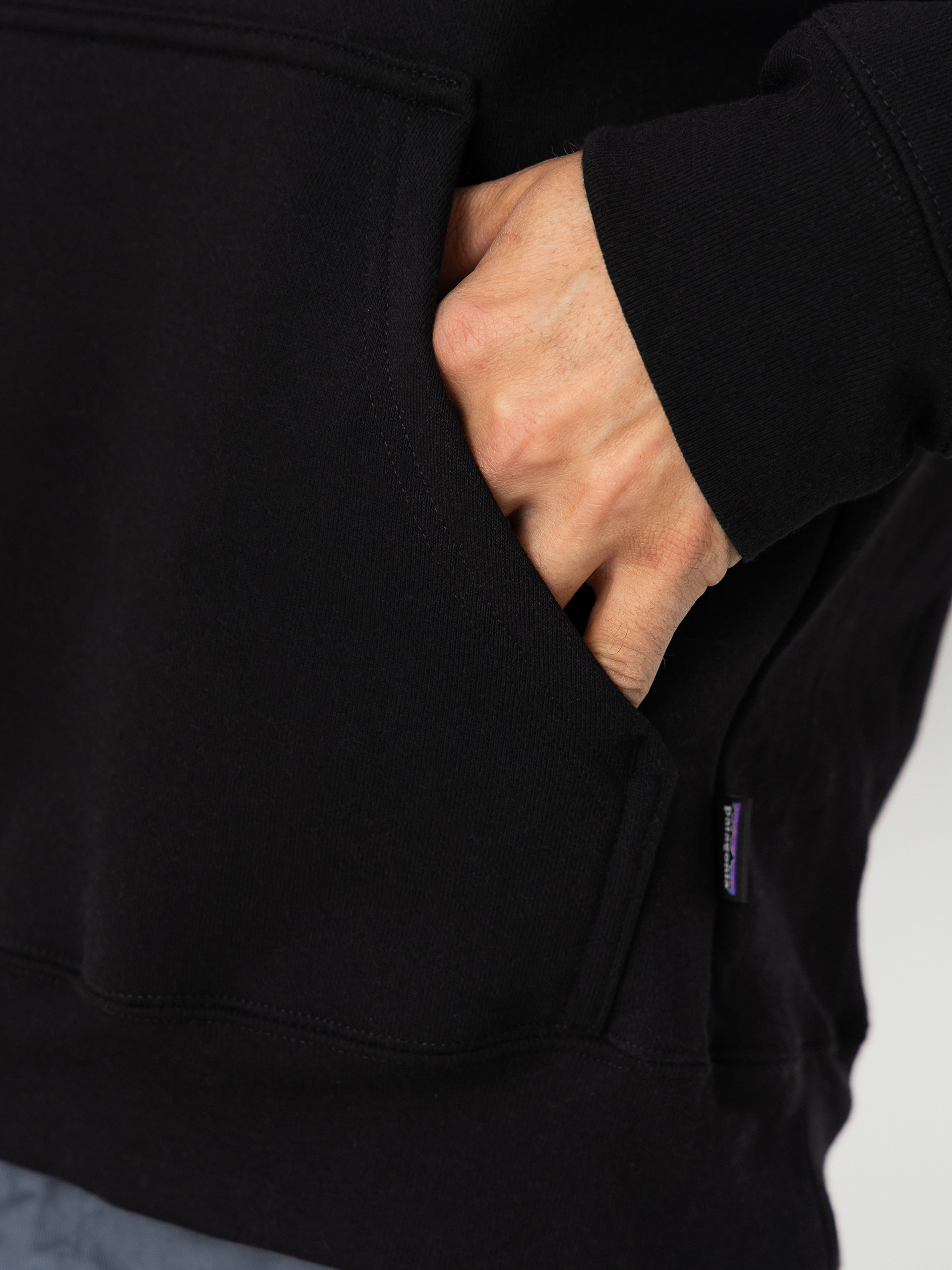 Patagonia P 6 Label Uprisal HD Kapucnis pulóver (black)