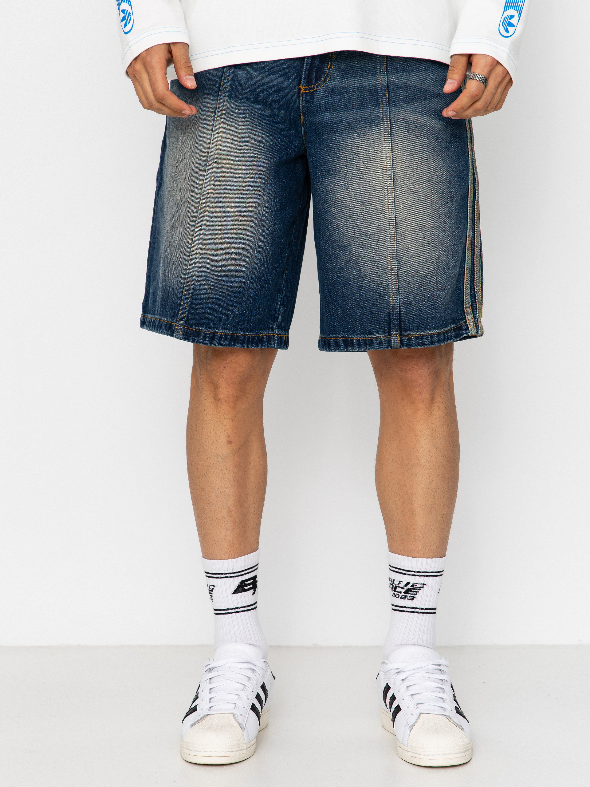Rövidnadrág adidas Tyshawn Wd