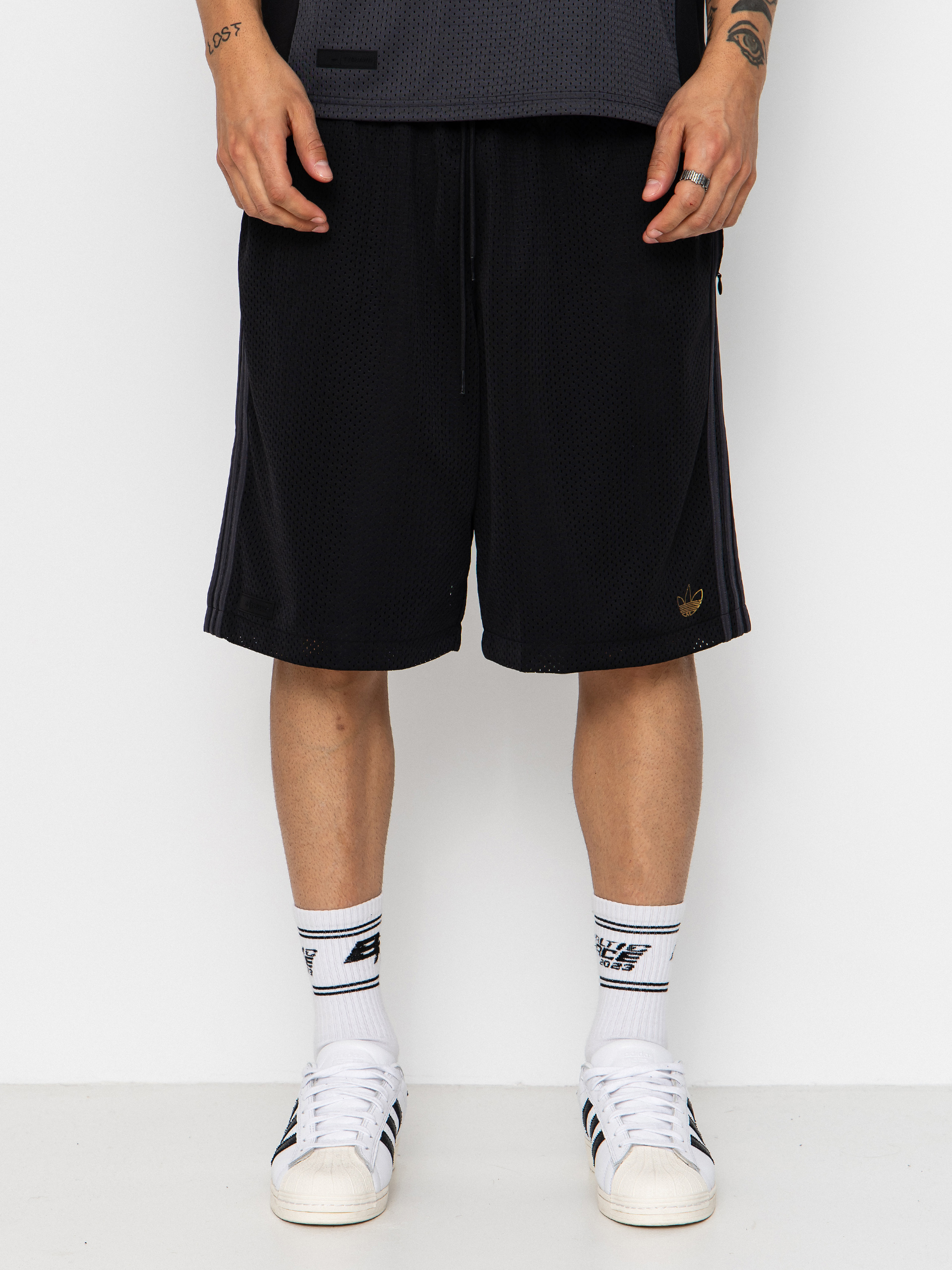 adidas Tyshawn B Ru00f6vidnadru00e1g (black/magold/carbon)
