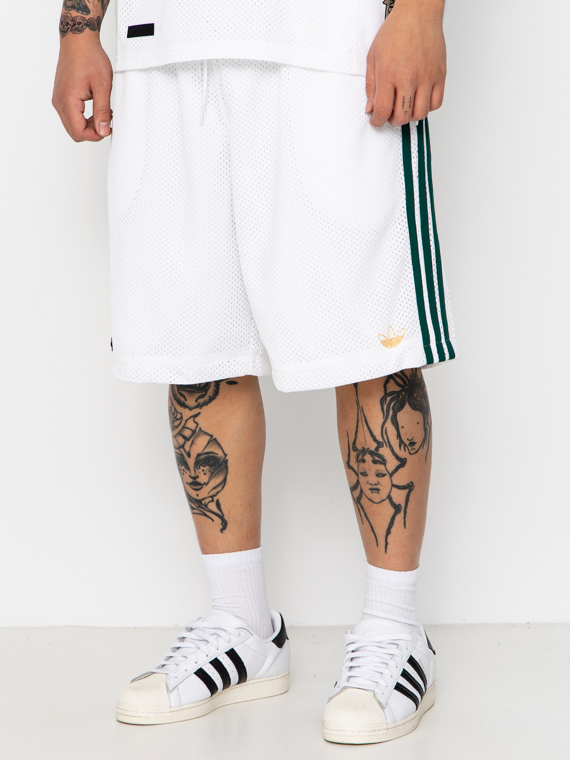 adidas Tyshawn B Ru00f6vidnadru00e1g (white/magold/cgreen)