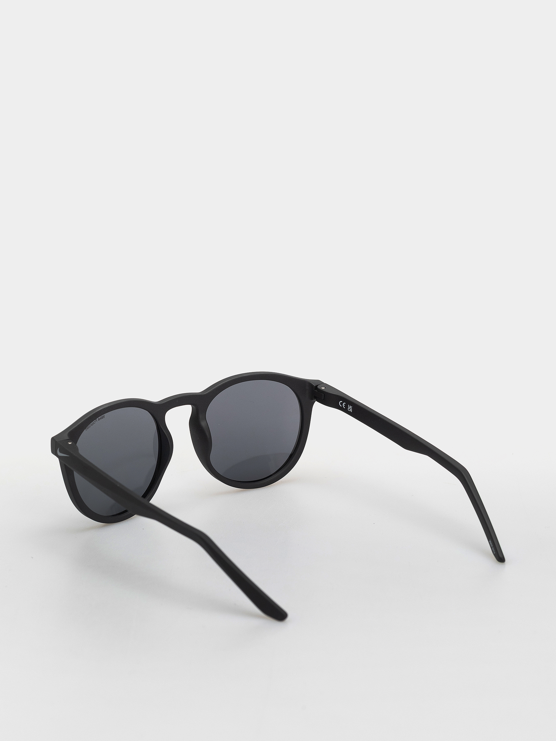 Napszemüvegek Nike SB Swerve P (matte black/polar grey)