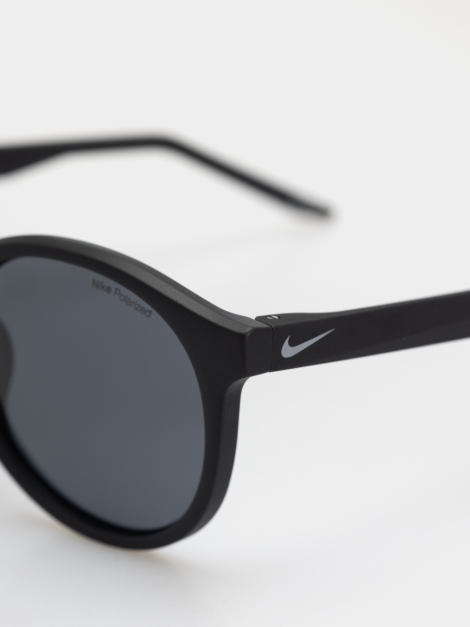 Napszemüvegek Nike SB Swerve P (matte black/polar grey)