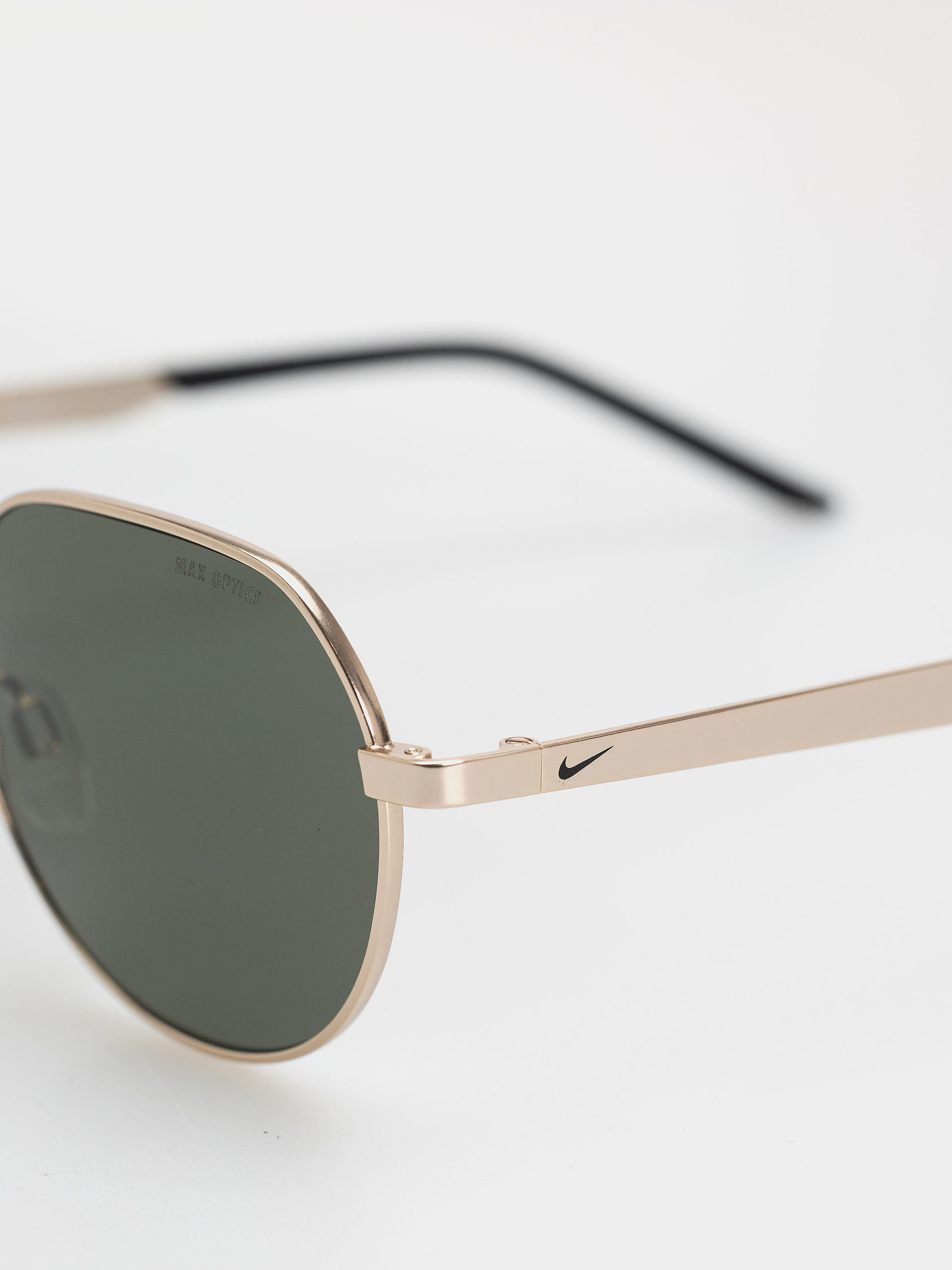 Nike Traveler Trend Napszemüvegek (satin gold/green)