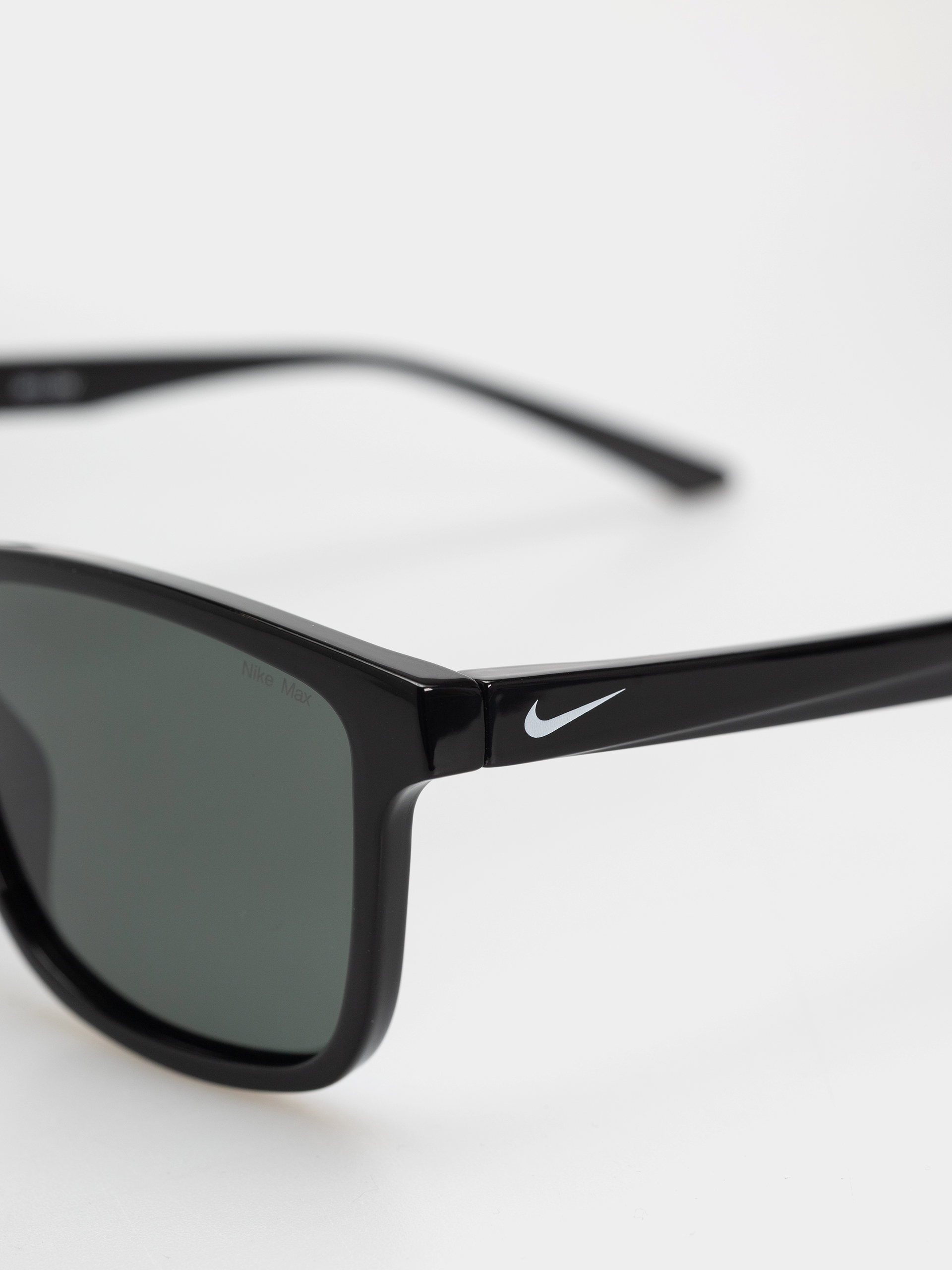 Nike Vital Core P Napszemüvegek (black/polar green)
